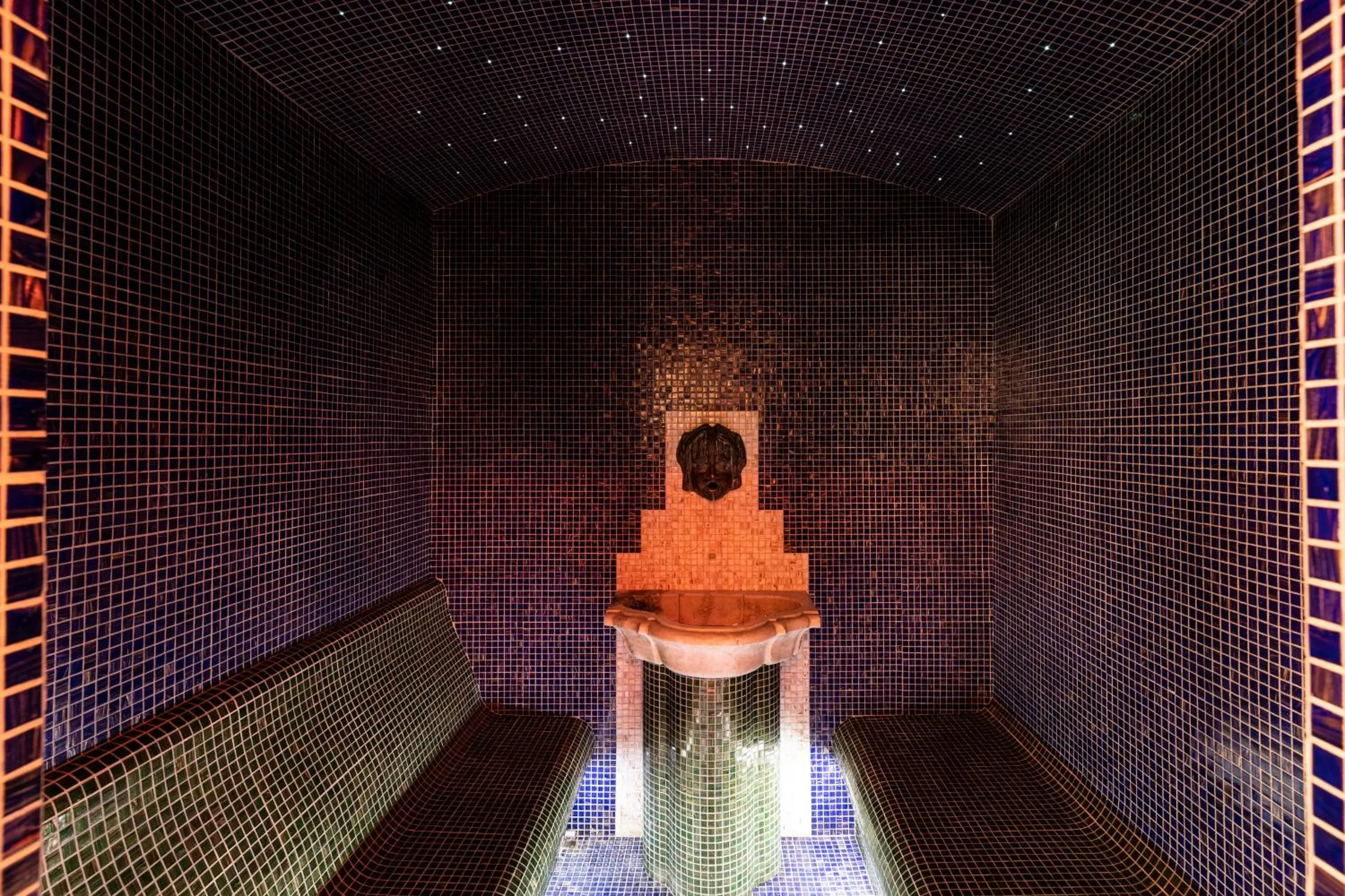 Steam room in Saint George's House Appartamenti & Spa