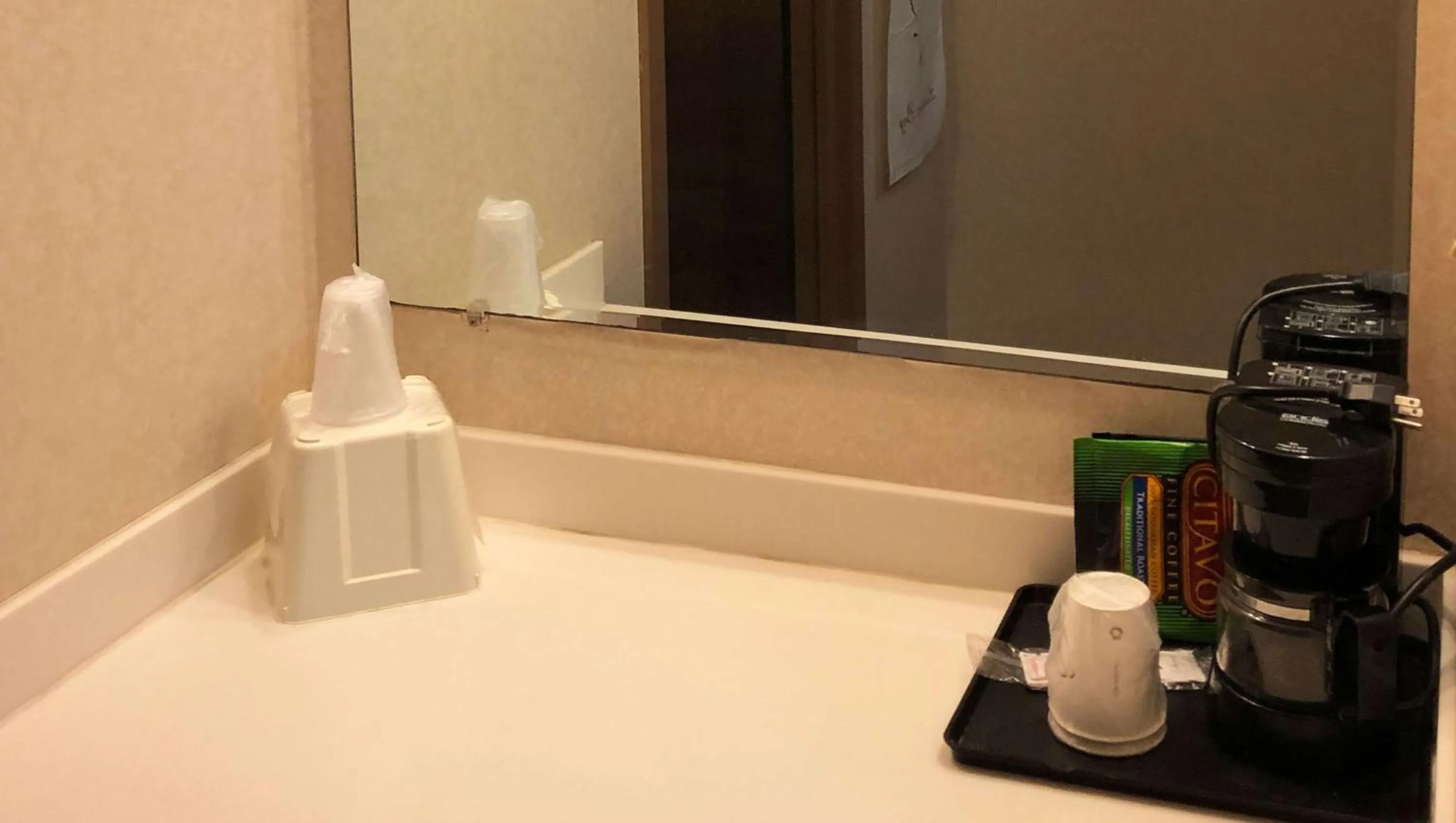 Bathroom in Magnuson Hotel Dixon