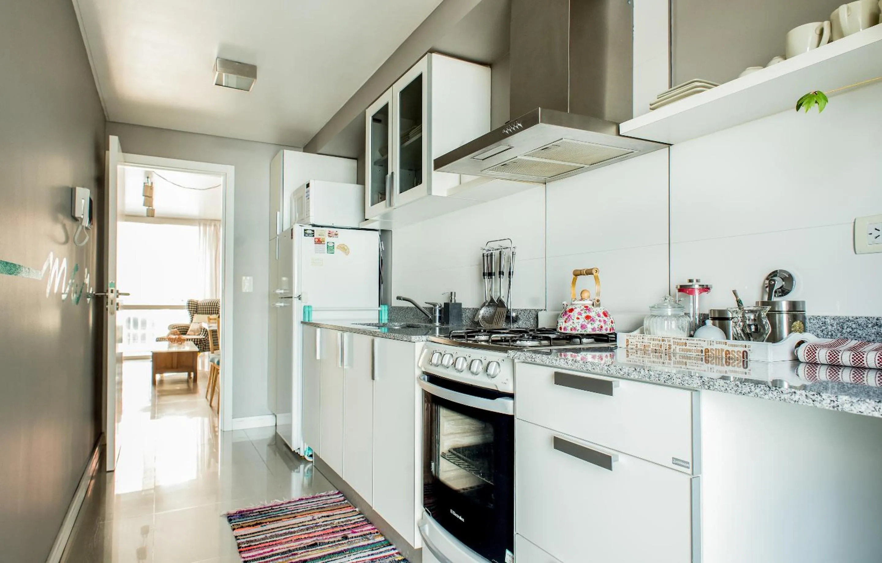 Kitchen or kitchenette in 457 Gascon