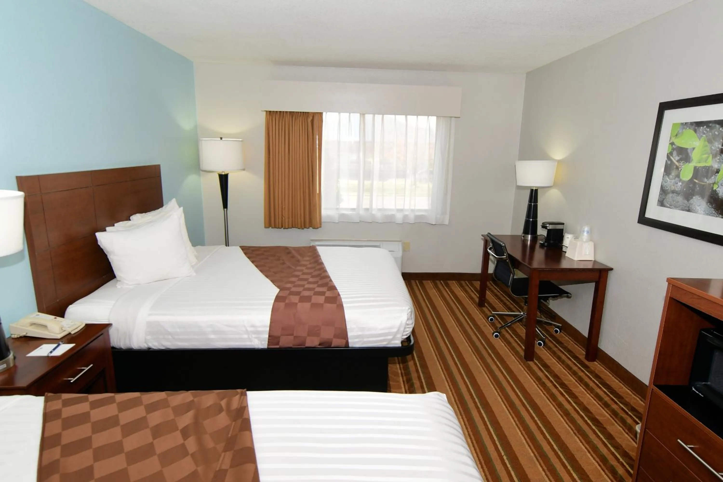 Bed in Best Western Regency Inn