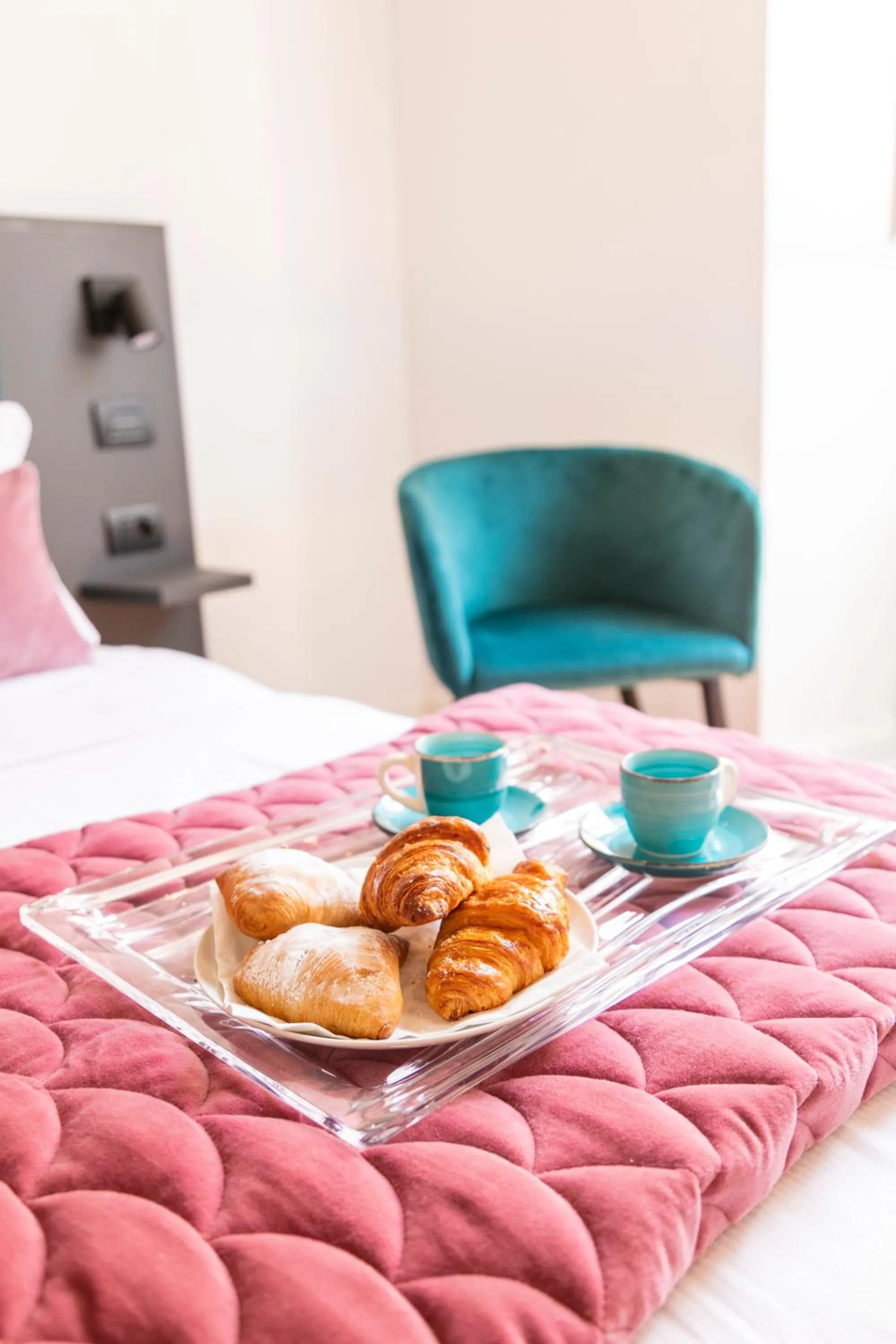 Food and drinks, Bed in Hadrianus Temple Suites - The Venue Collection