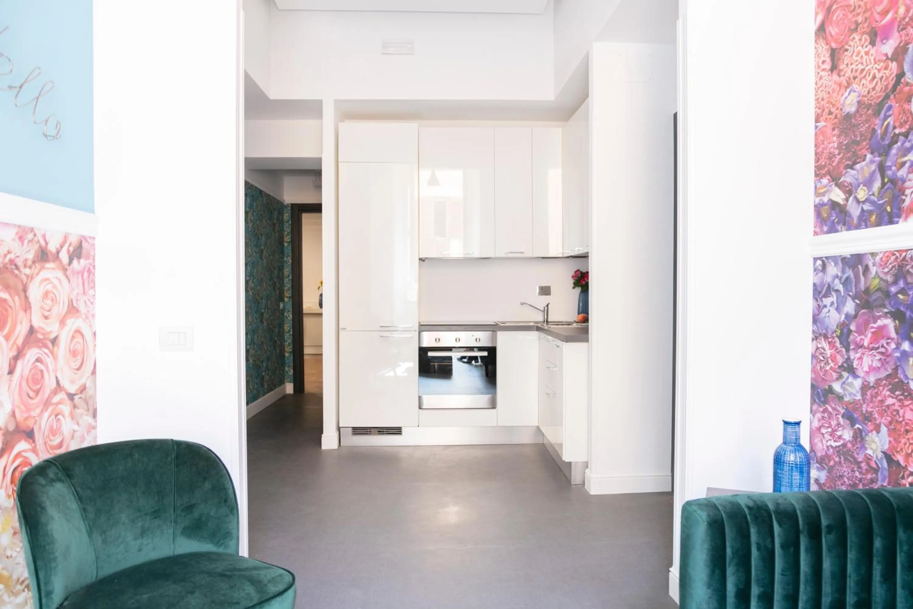 Communal lounge/ TV room in Hadrianus Temple Suites - The Venue Collection