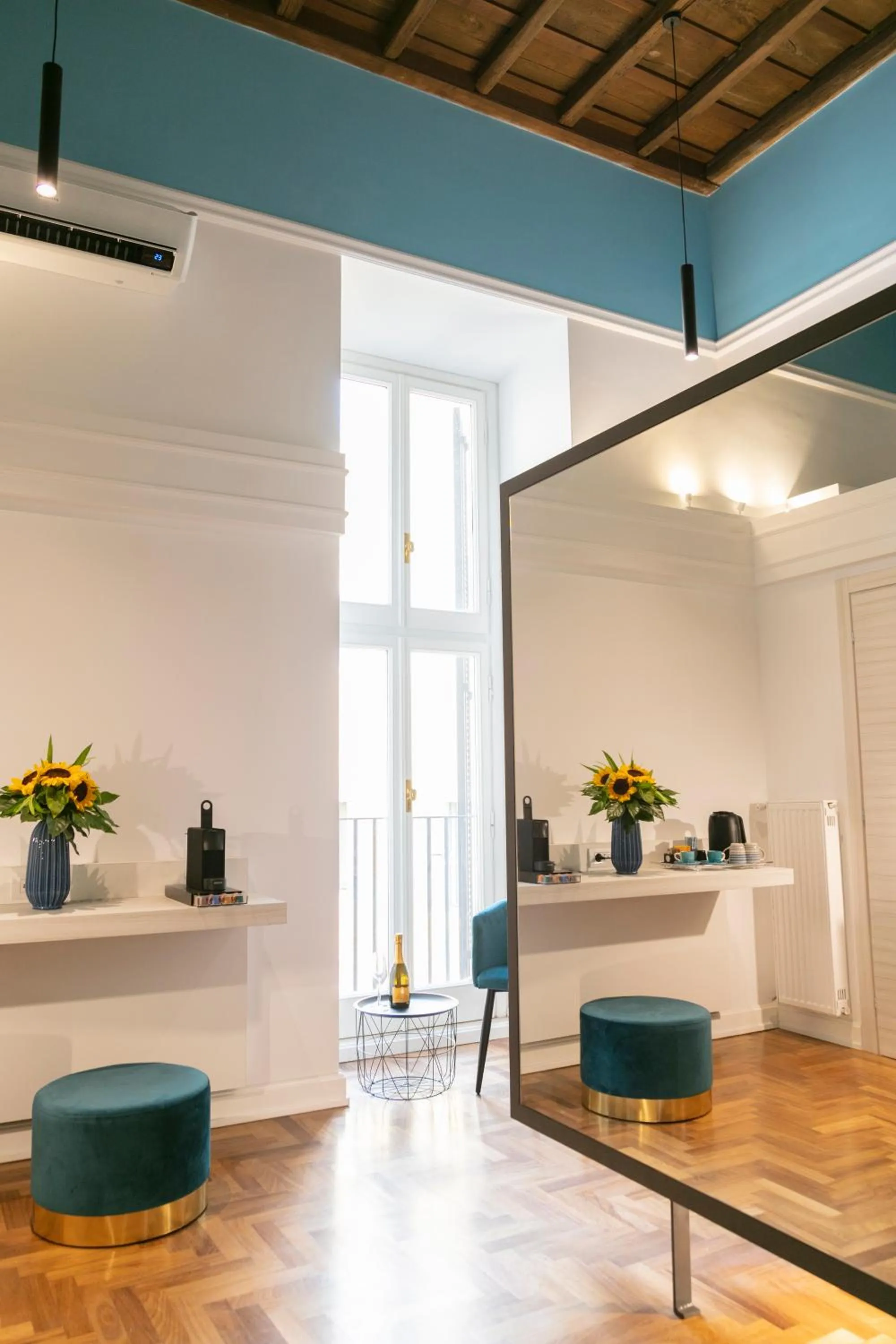 Photo of the whole room in Hadrianus Temple Suites - The Venue Collection