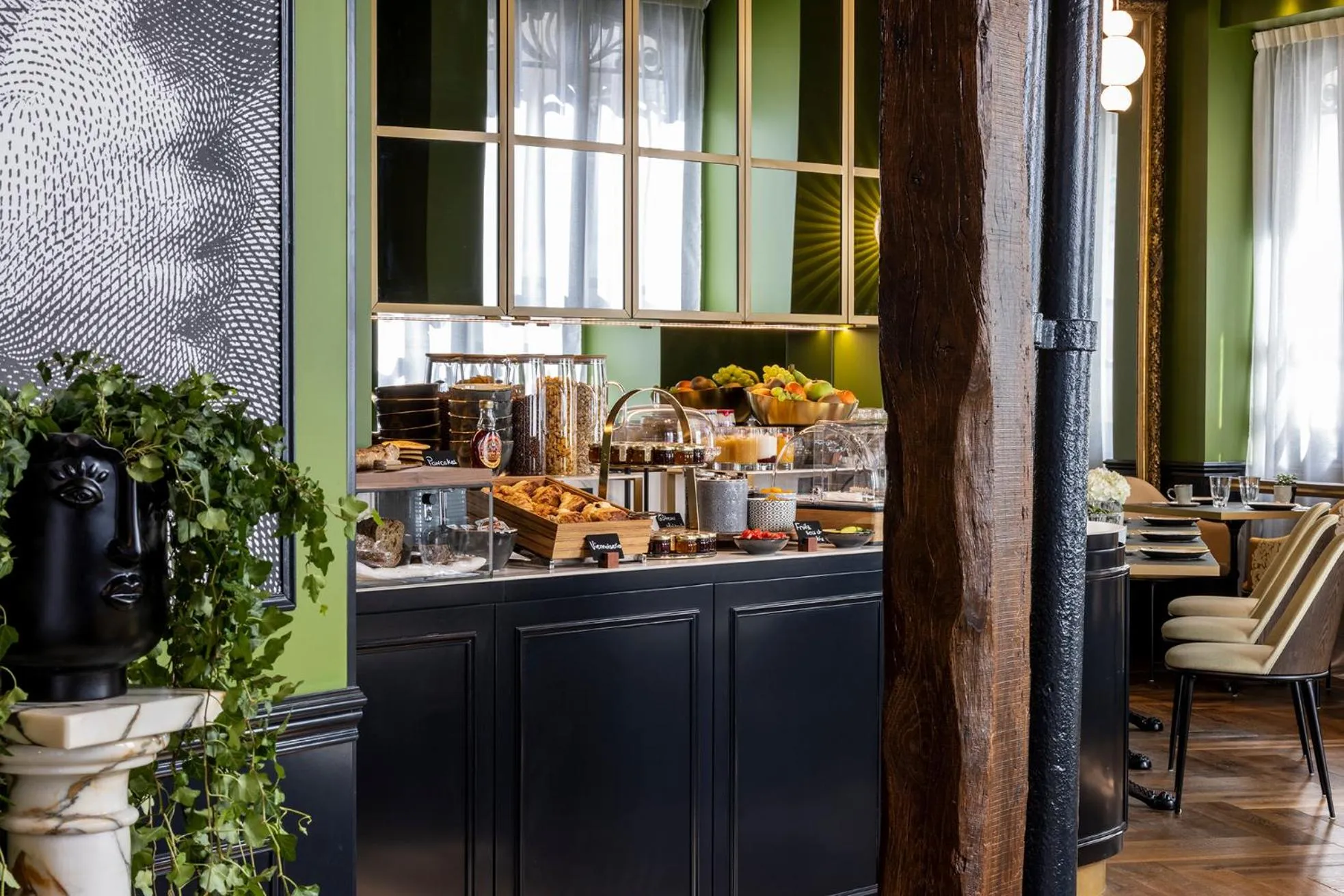 Breakfast in Hotel Louis II