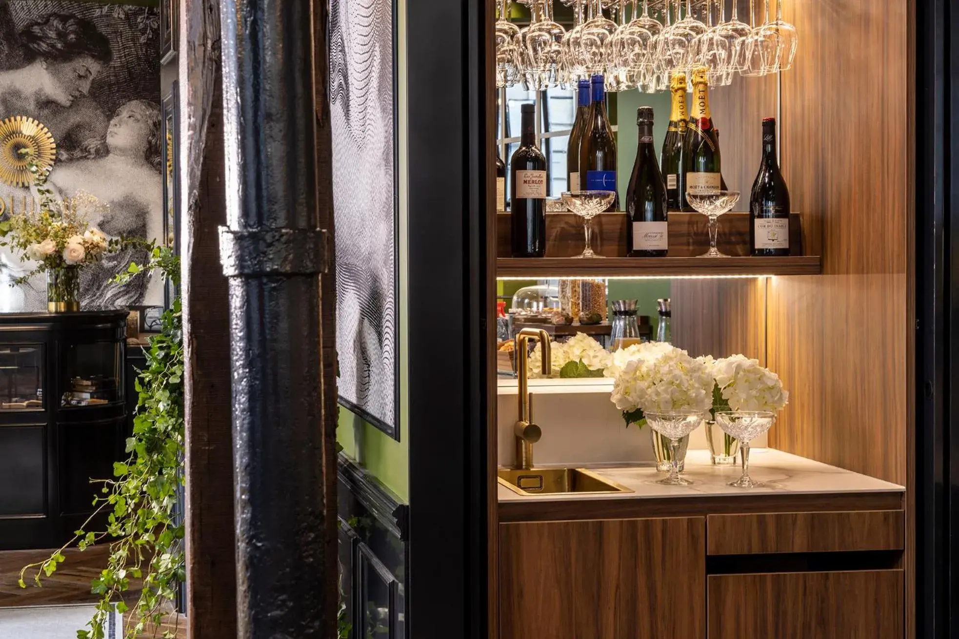 Lounge or bar in Hotel Louis II Lounge or bar in Hotel Louis II