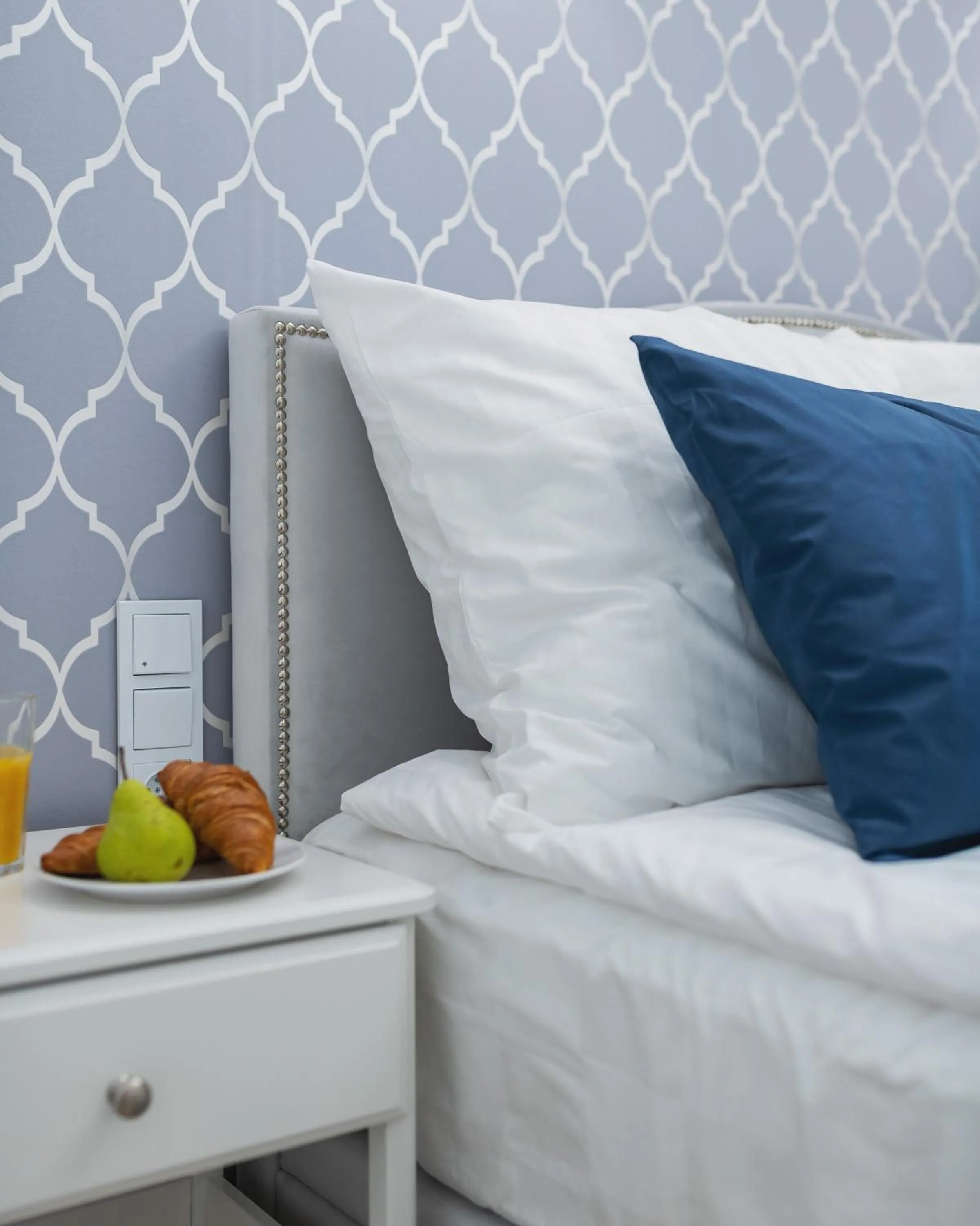 Bed in YourSecondFlat Grzybowska