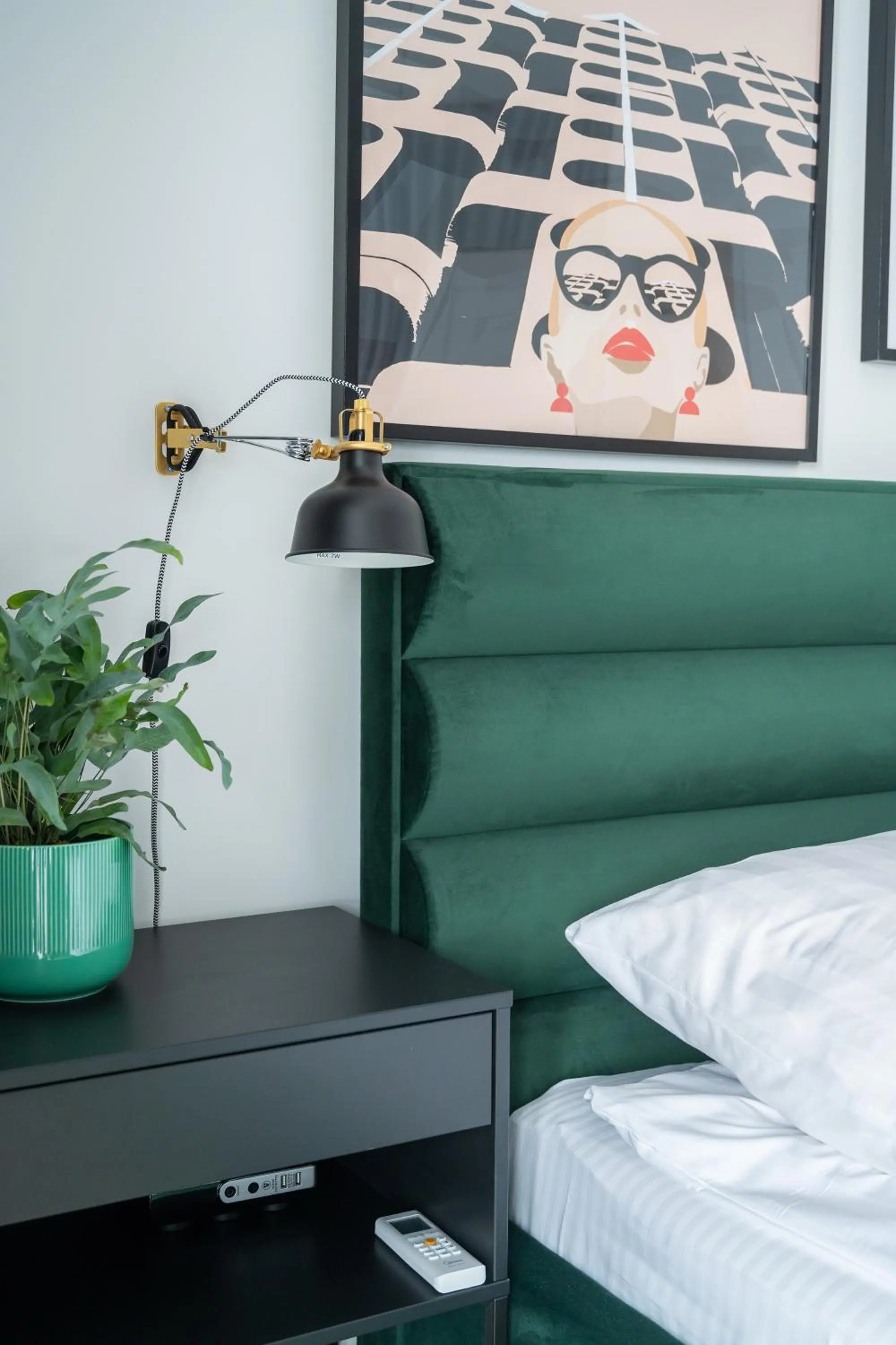 Bed in YourSecondFlat Grzybowska