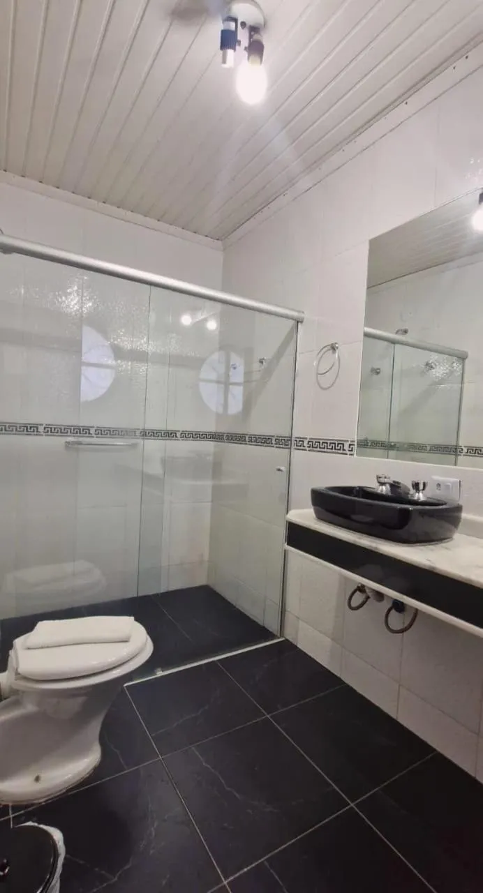 Shower in Pousada da Lua