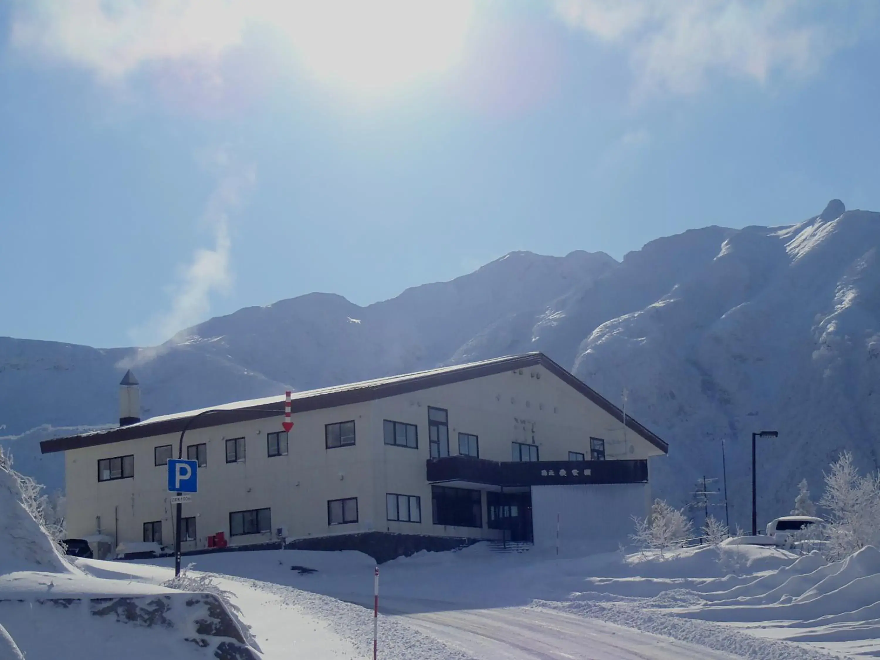 Facade/entrance in Ryounkaku Facade/entrance in Ryounkaku