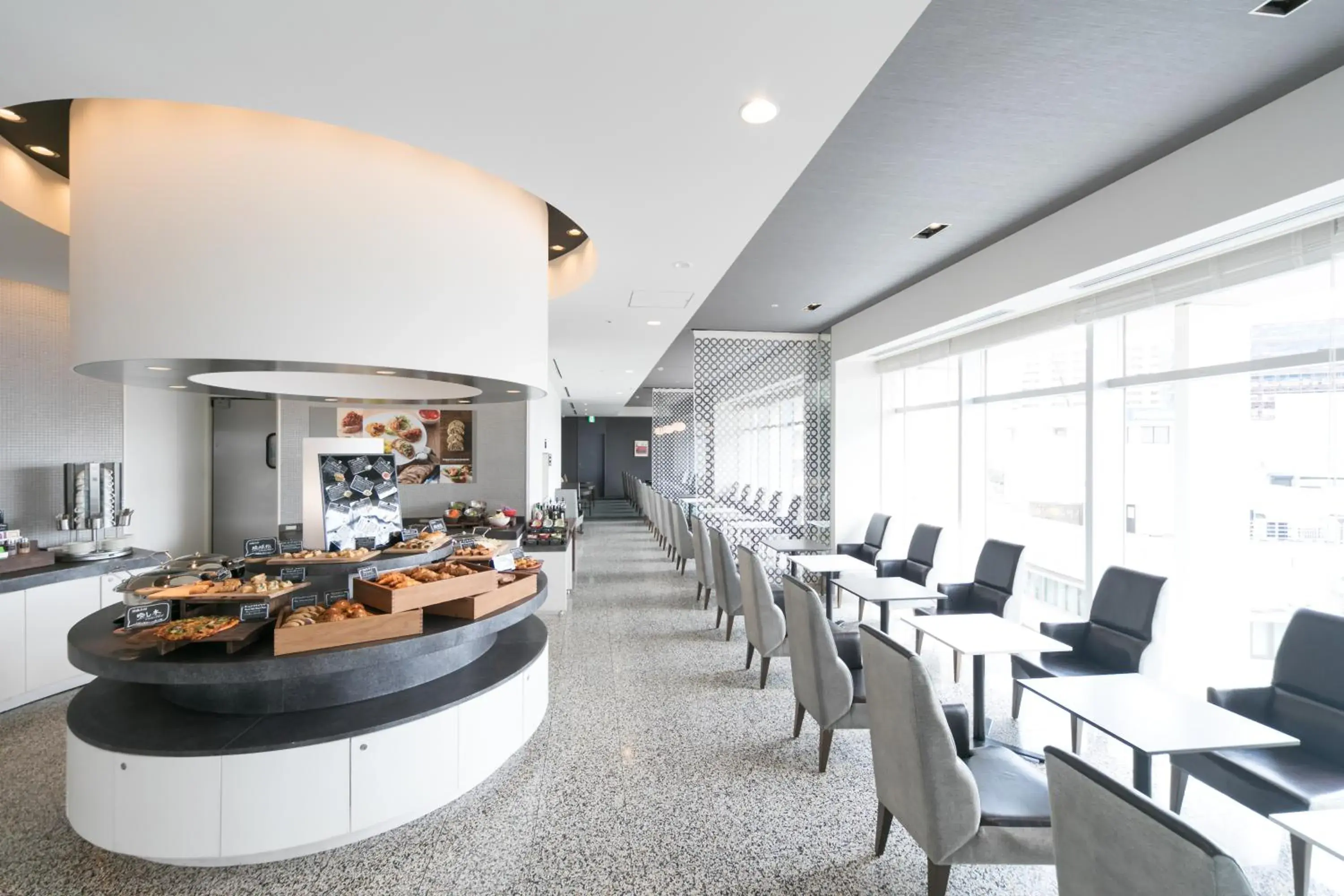 Restaurant/places to eat in Naha Tokyu REI Hotel Restaurant/places to eat in Naha Tokyu REI Hotel