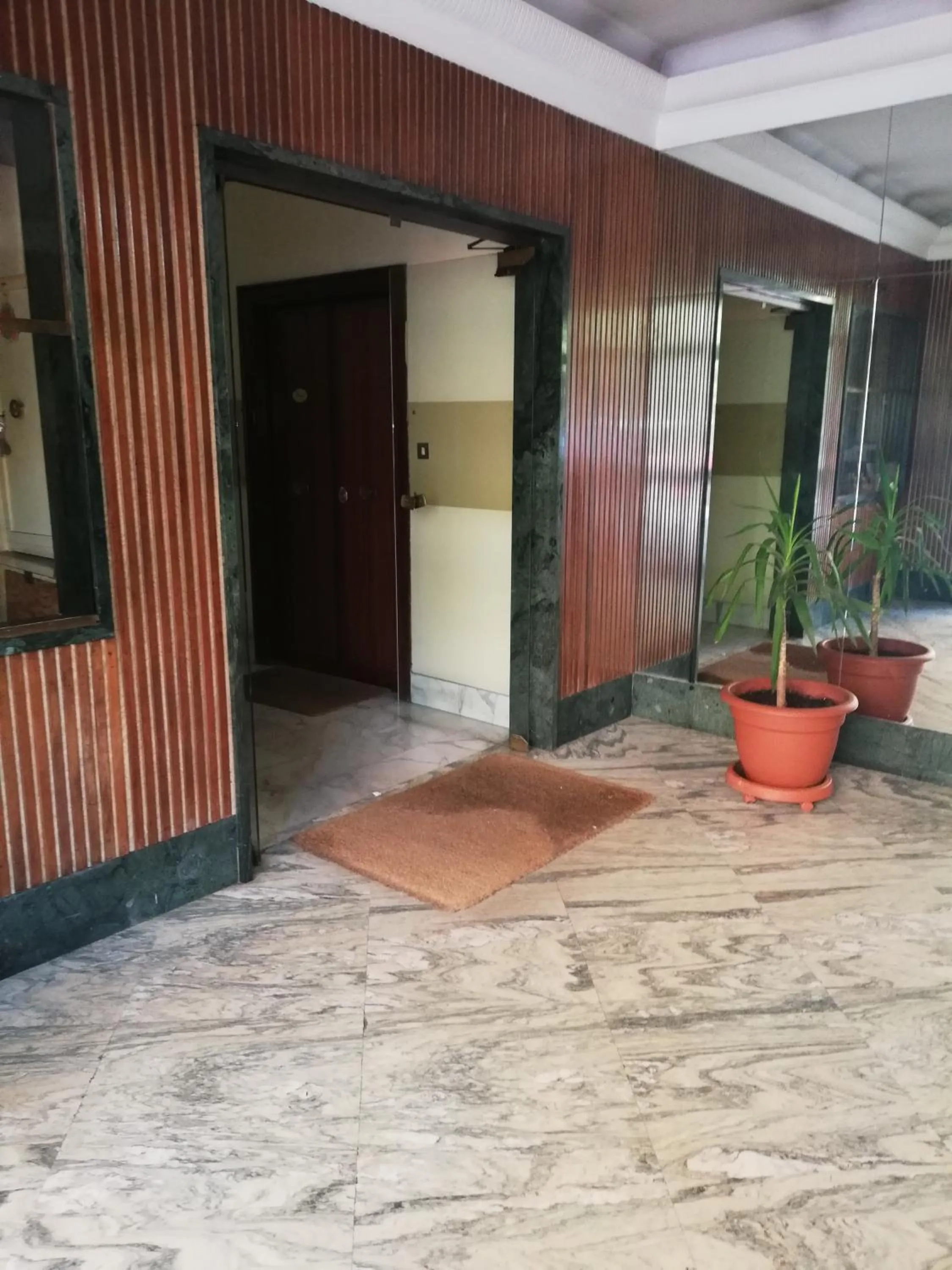 Facade/entrance in Domus Vatican Holiday's