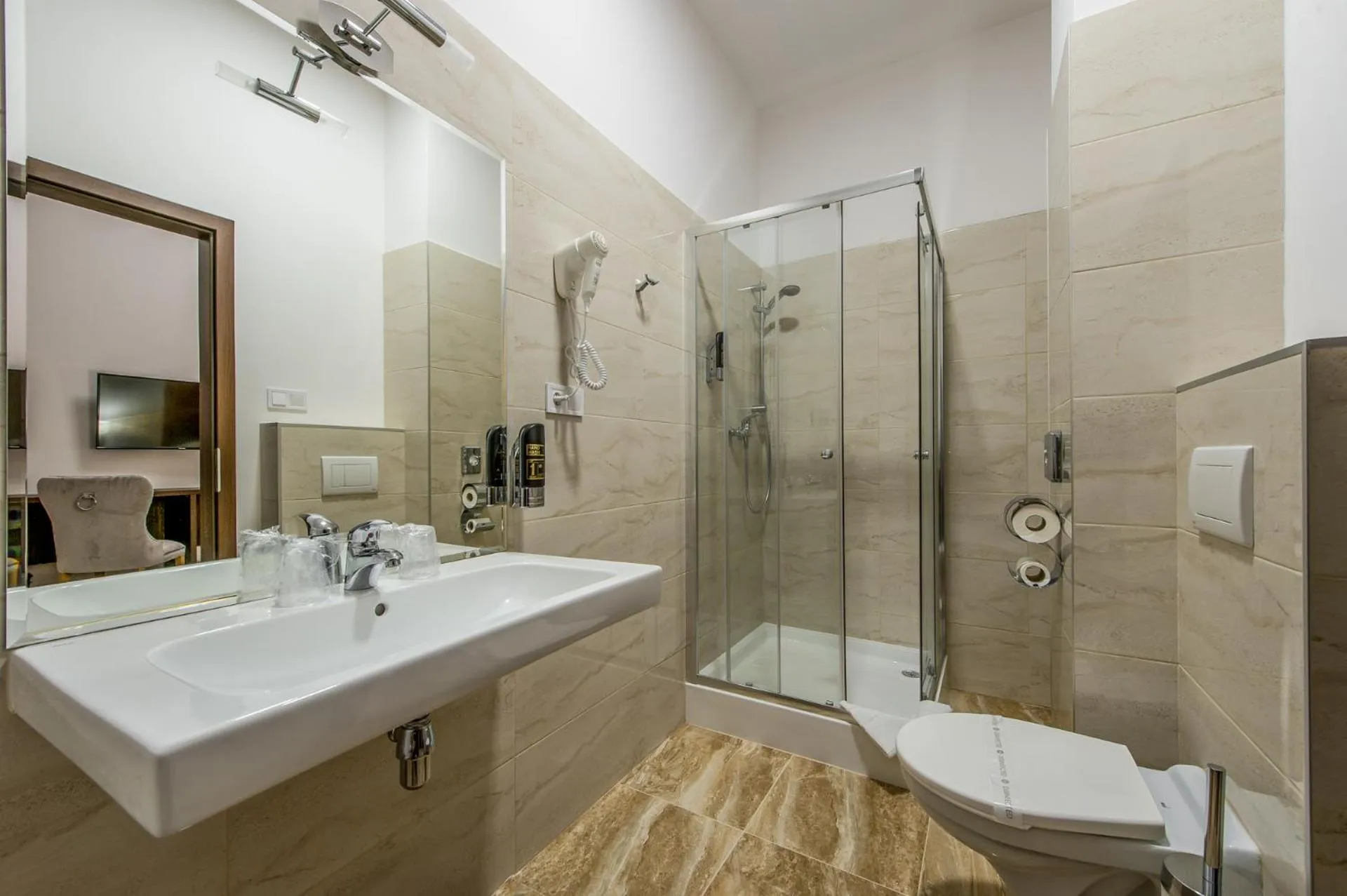 Shower in Black Horse