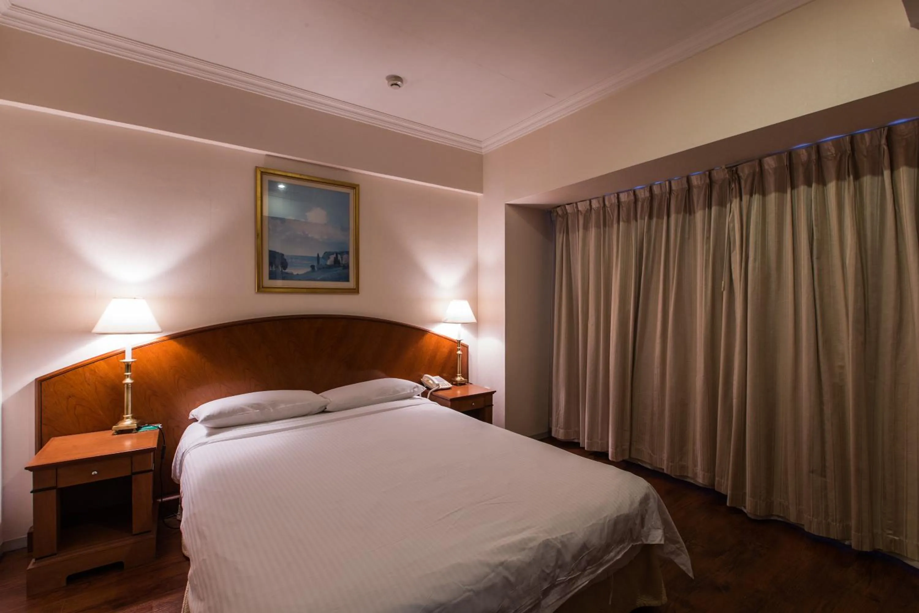 Bedroom, Bed in Ruishi Hotel Dalian