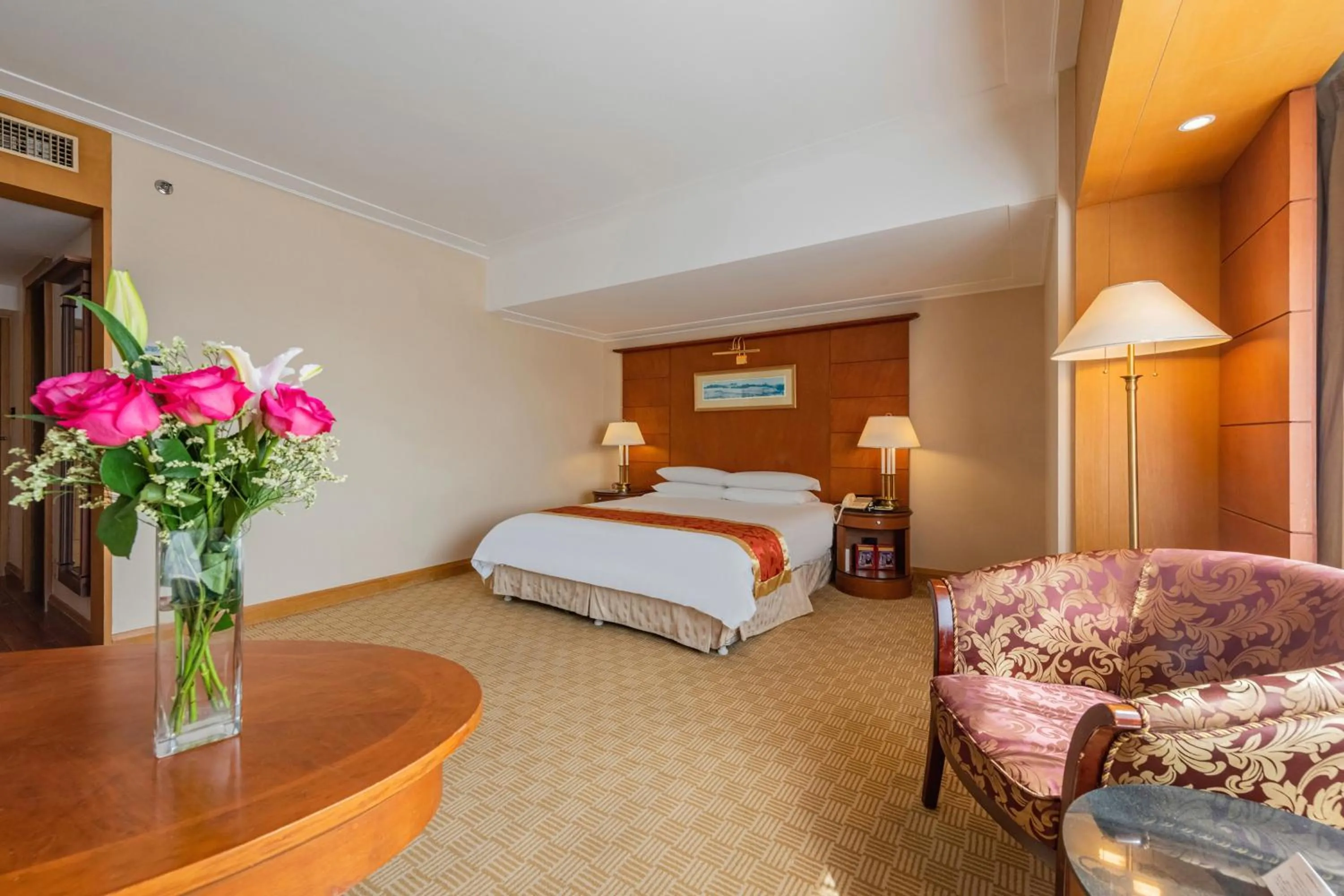 Bedroom, Bed in Ruishi Hotel Dalian