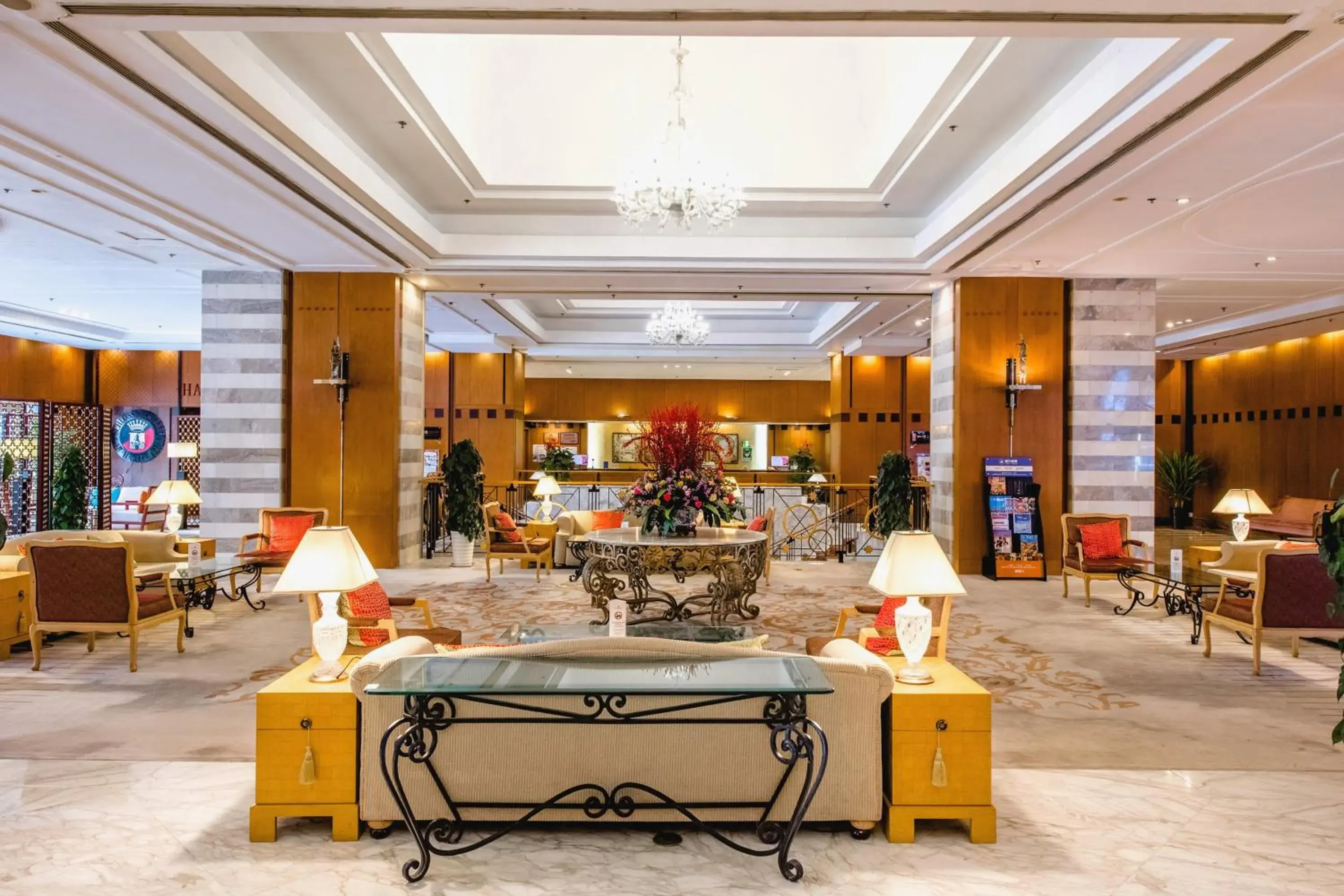 Lobby or reception in Ruishi Hotel Dalian Lobby or reception in Ruishi Hotel Dalian