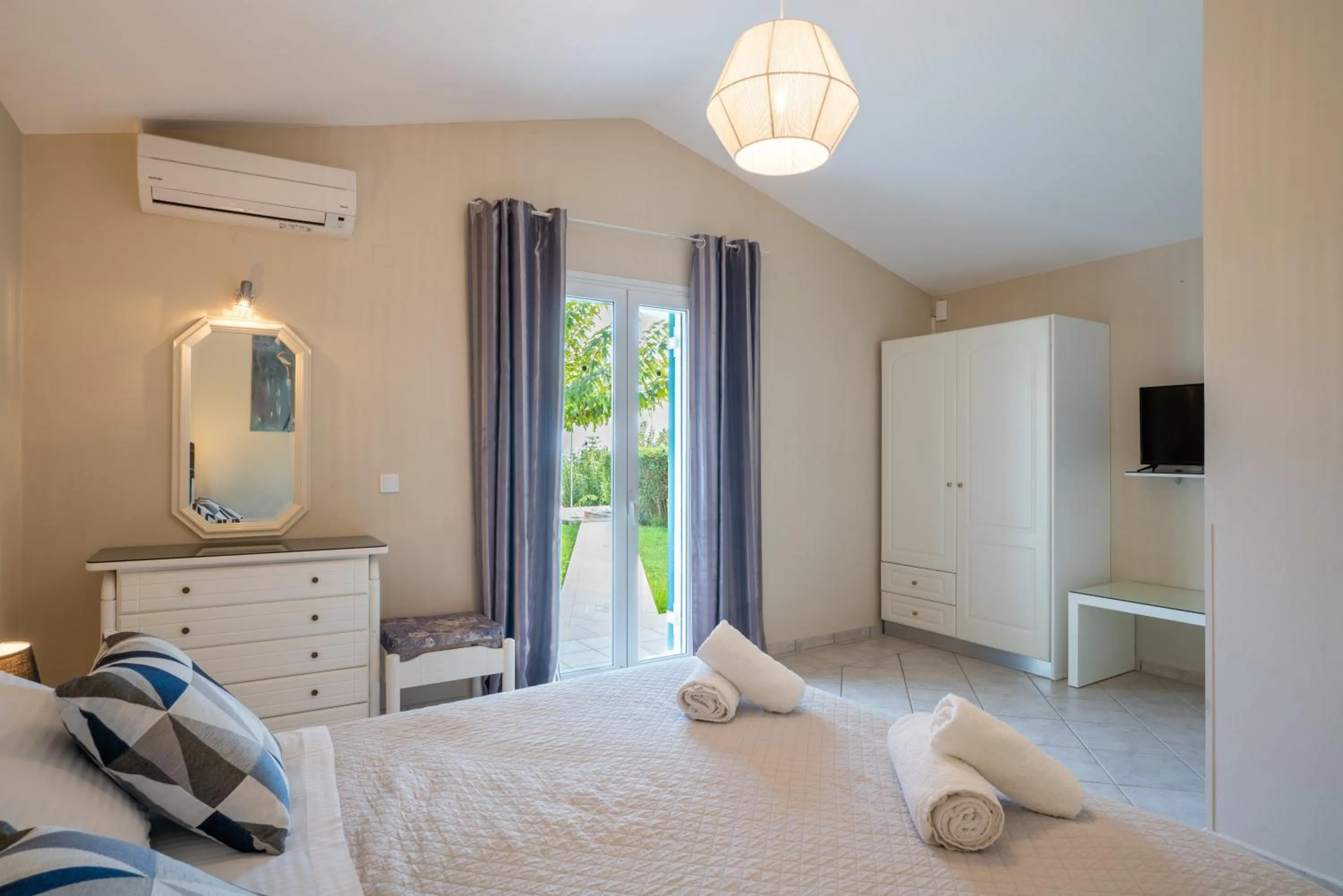 Bed in Residence Poseidon