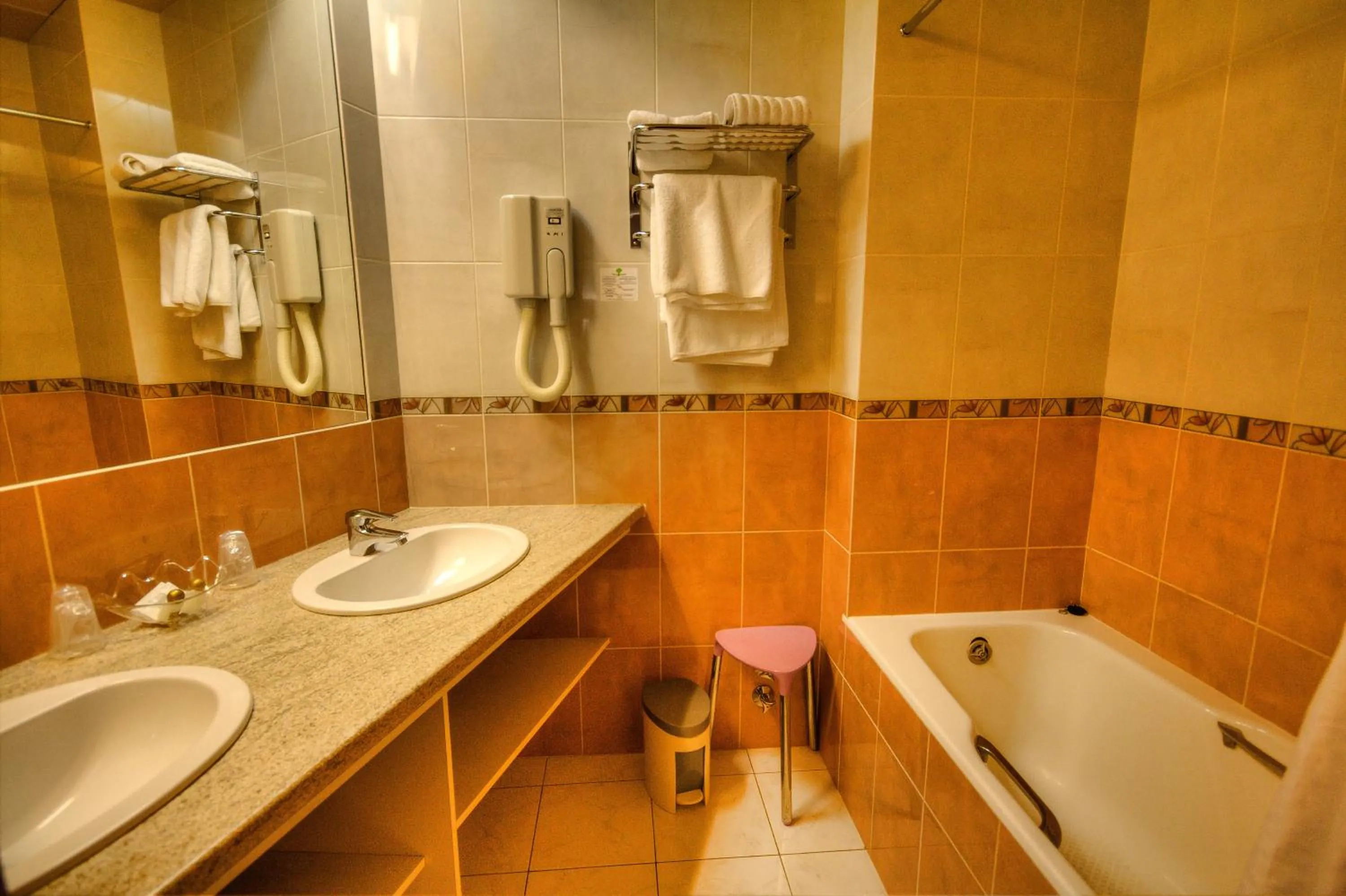 Bathroom in Hôtel Des Trois Gares