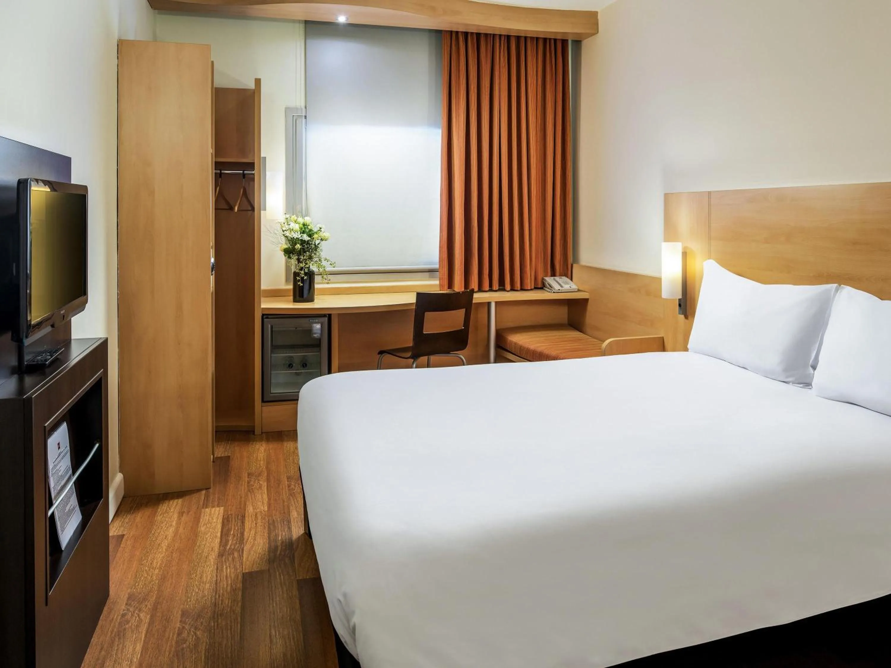 Bedroom, Bed in Ibis Izmir Alsancak