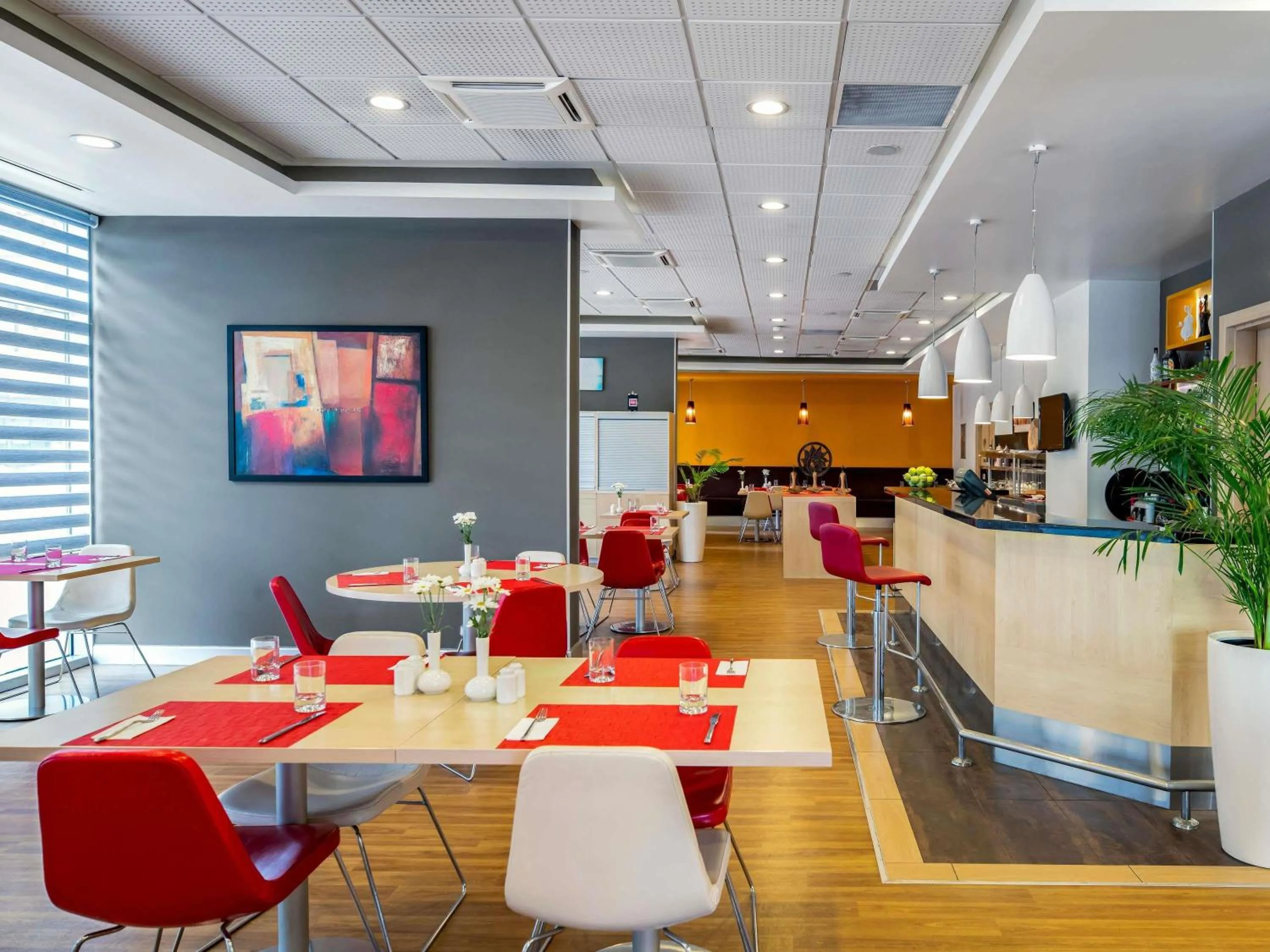 Lounge or bar in Ibis Izmir Alsancak