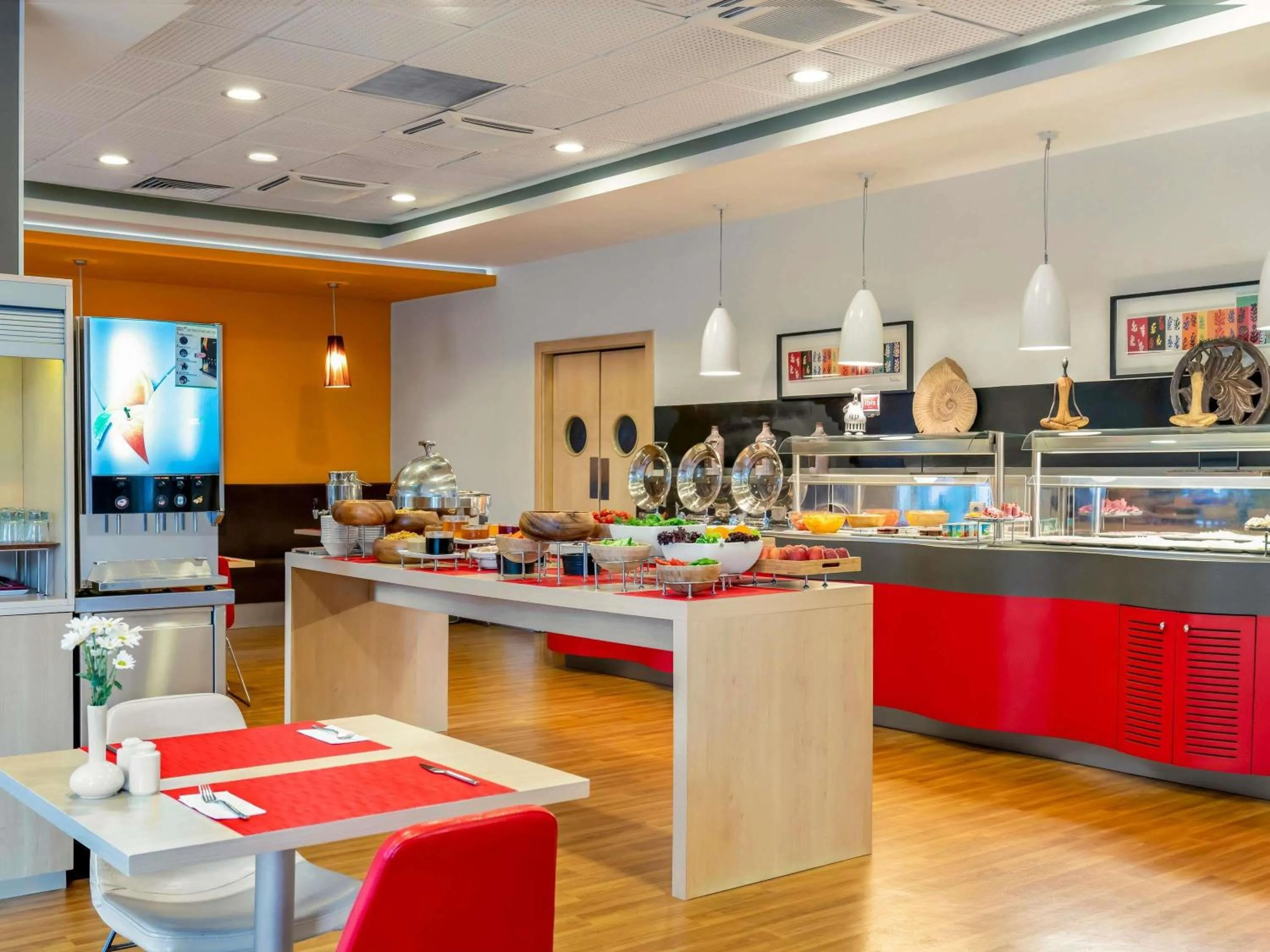 Restaurant/places to eat in Ibis Izmir Alsancak