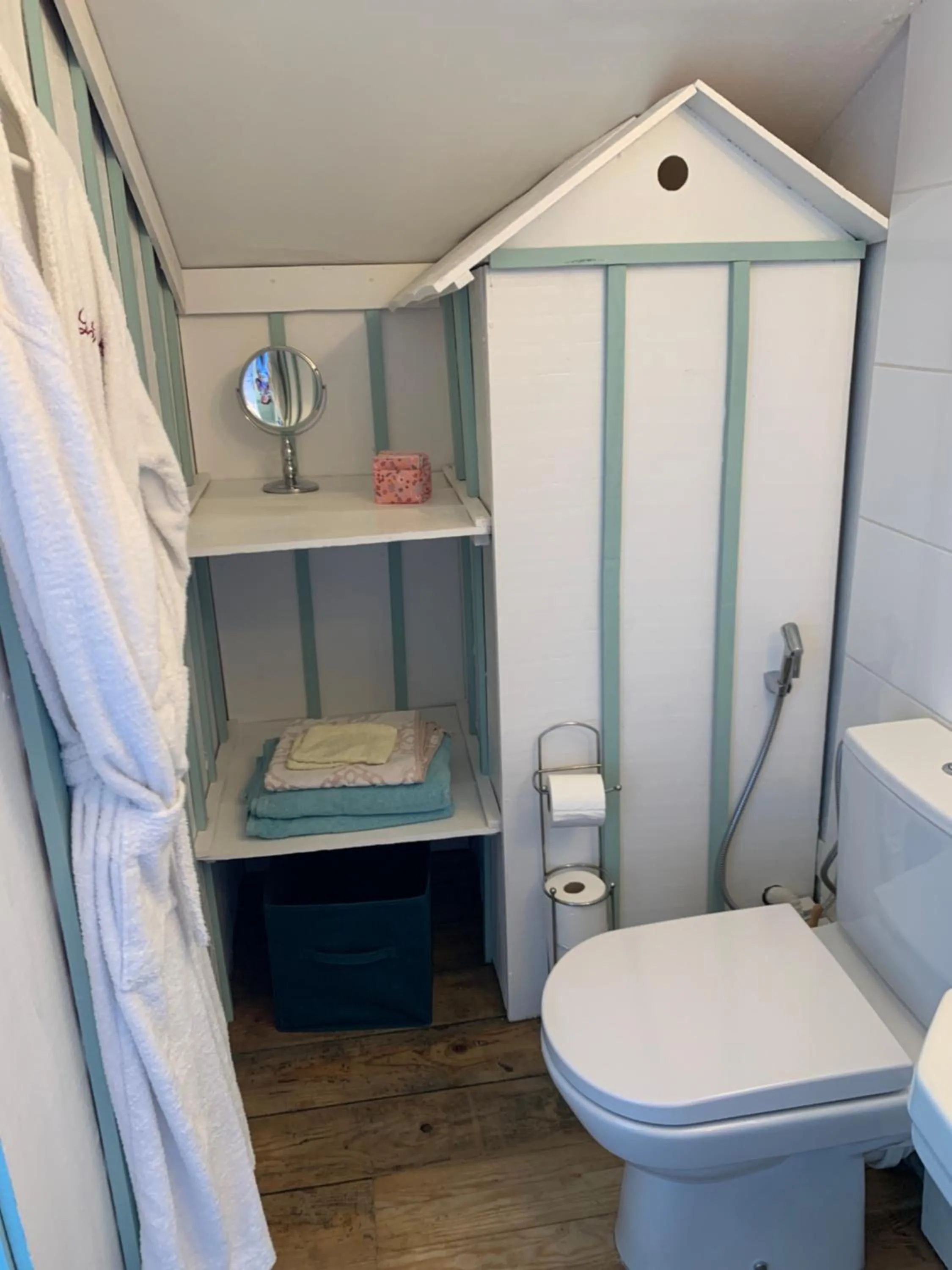 Toilet in La Croix Blanche