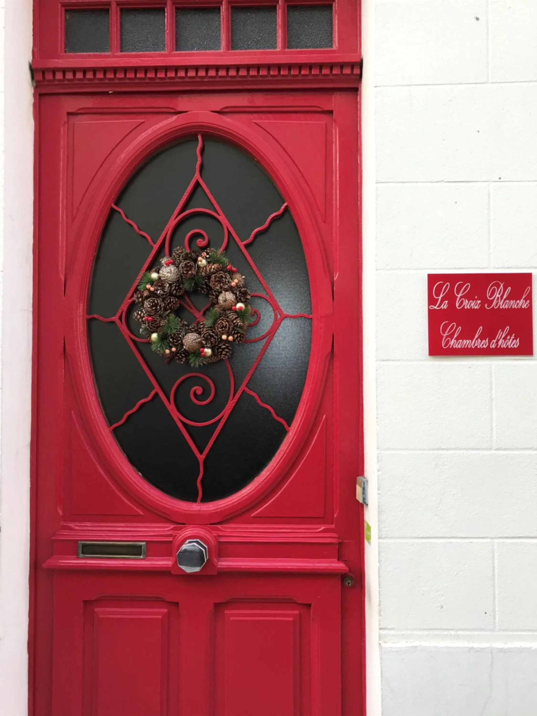 Facade/entrance in La Croix Blanche
