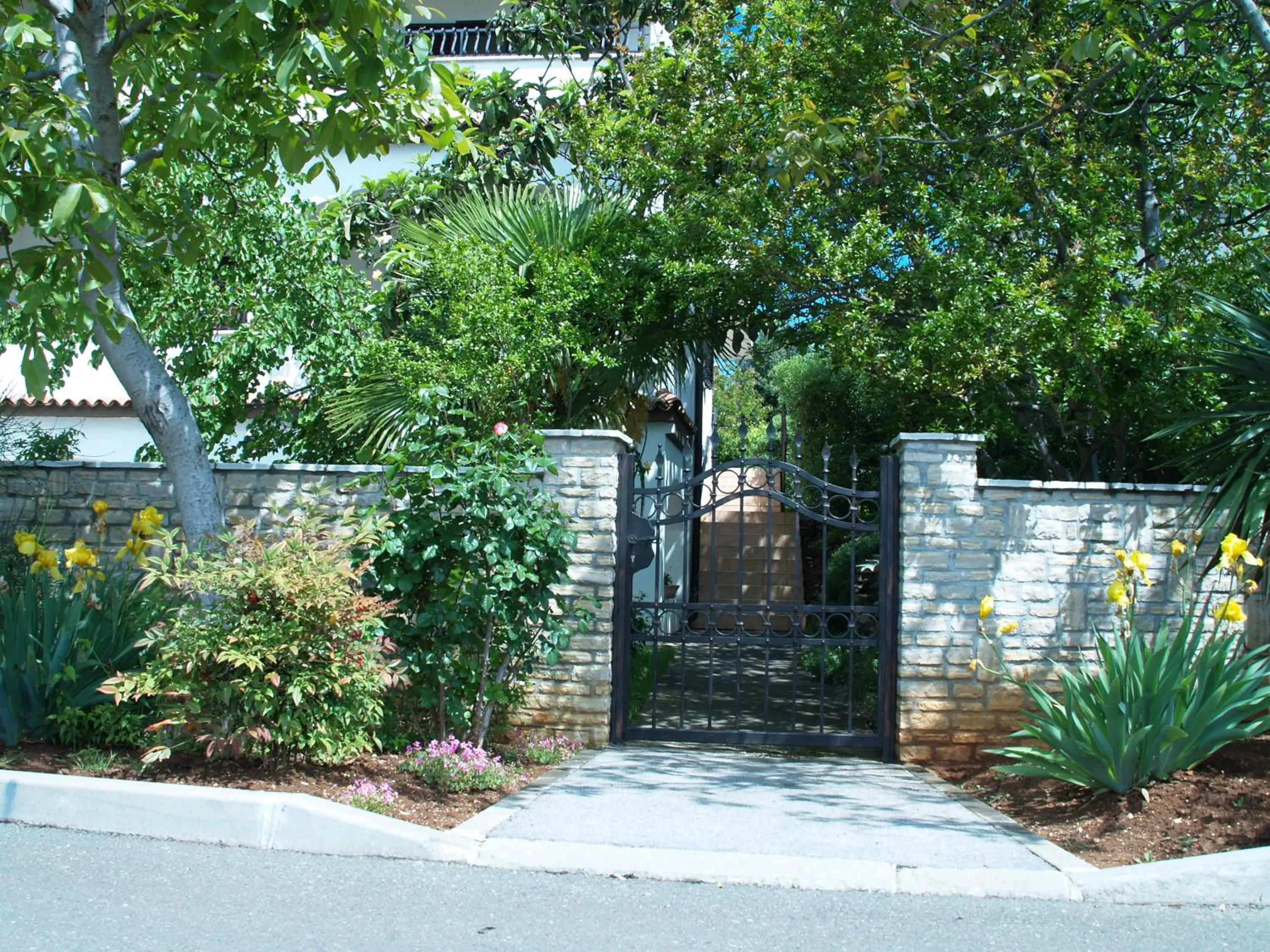 Facade/entrance in Apartments Frank