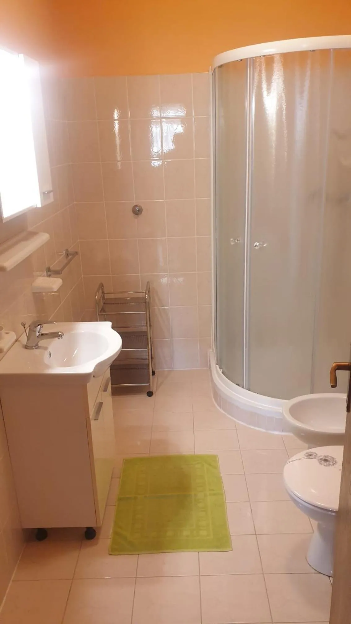 Bathroom in Apartments Frank