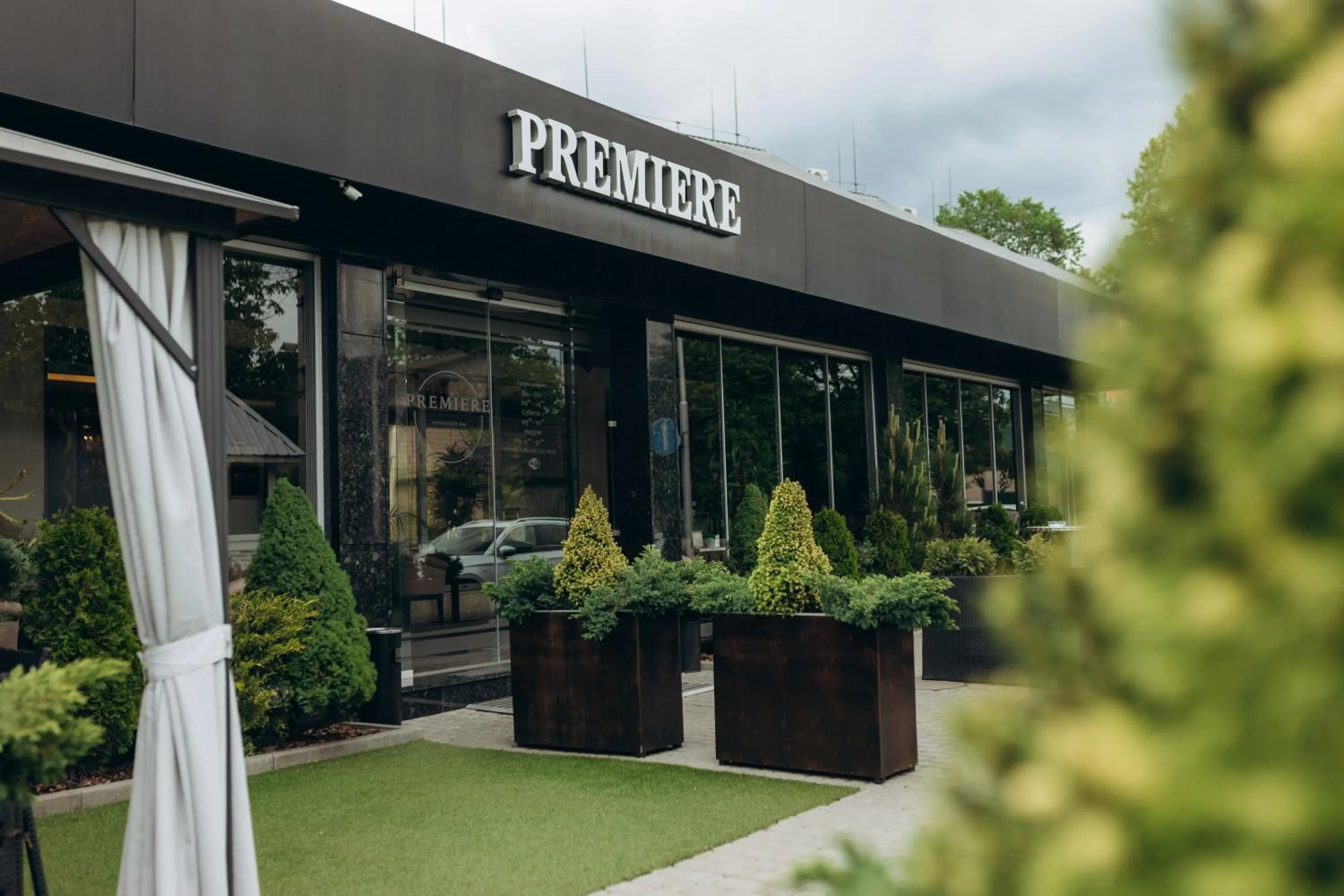 Premiere Hotel