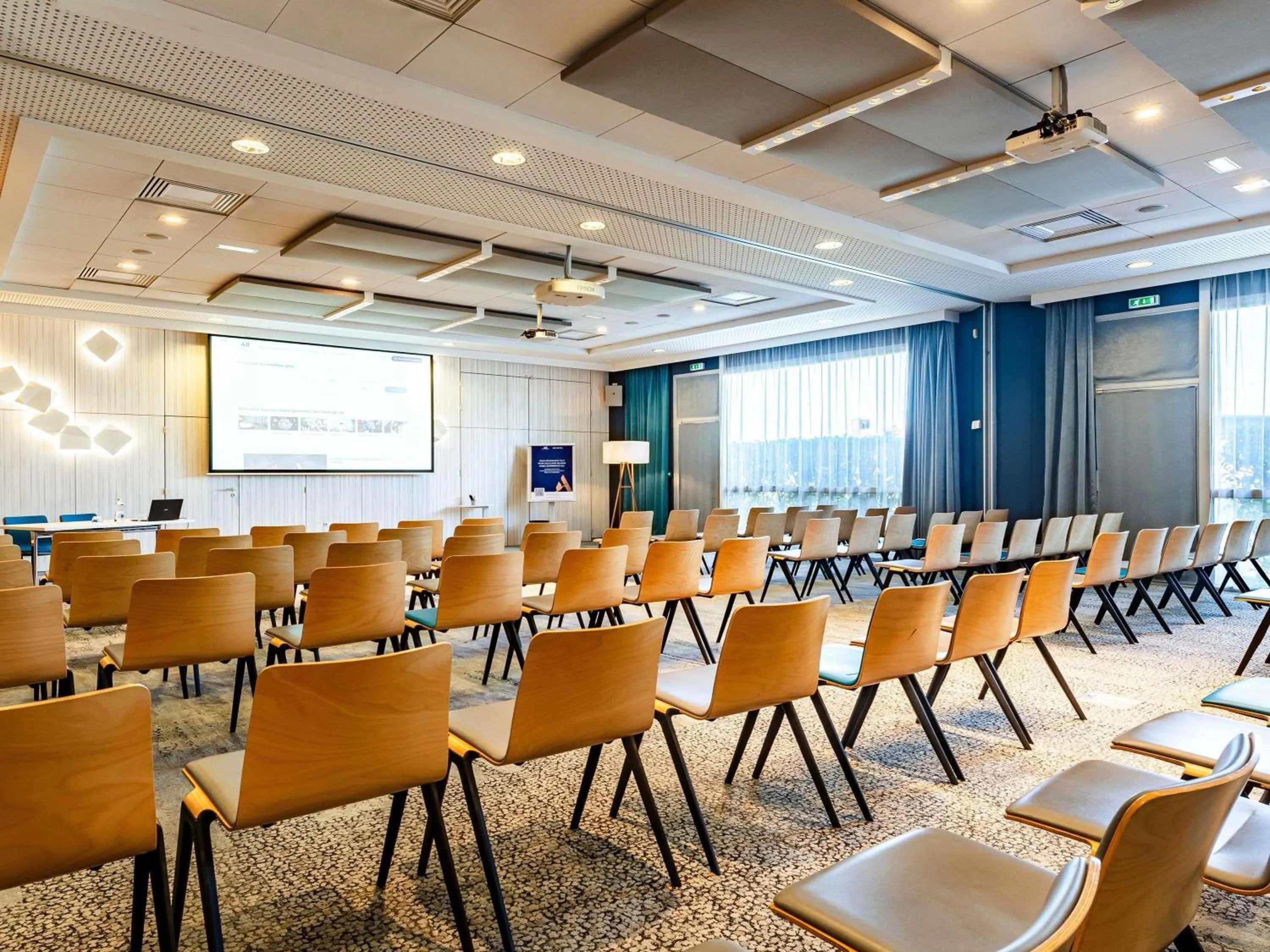Meeting/conference room in Novotel Reims Tinqueux