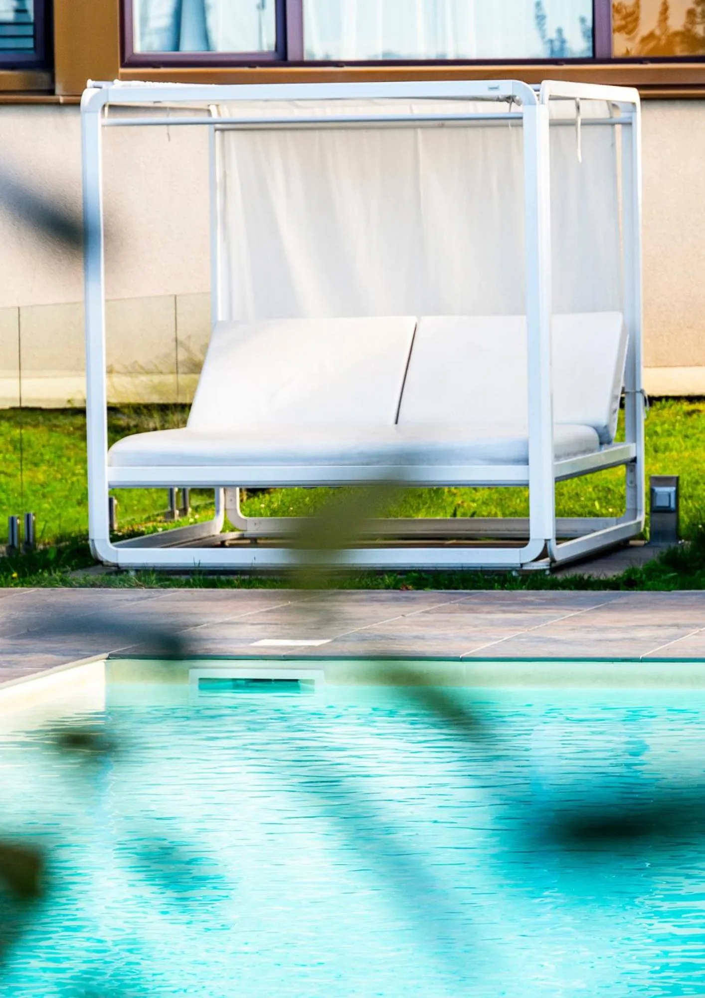 Swimming pool in Novotel Reims Tinqueux