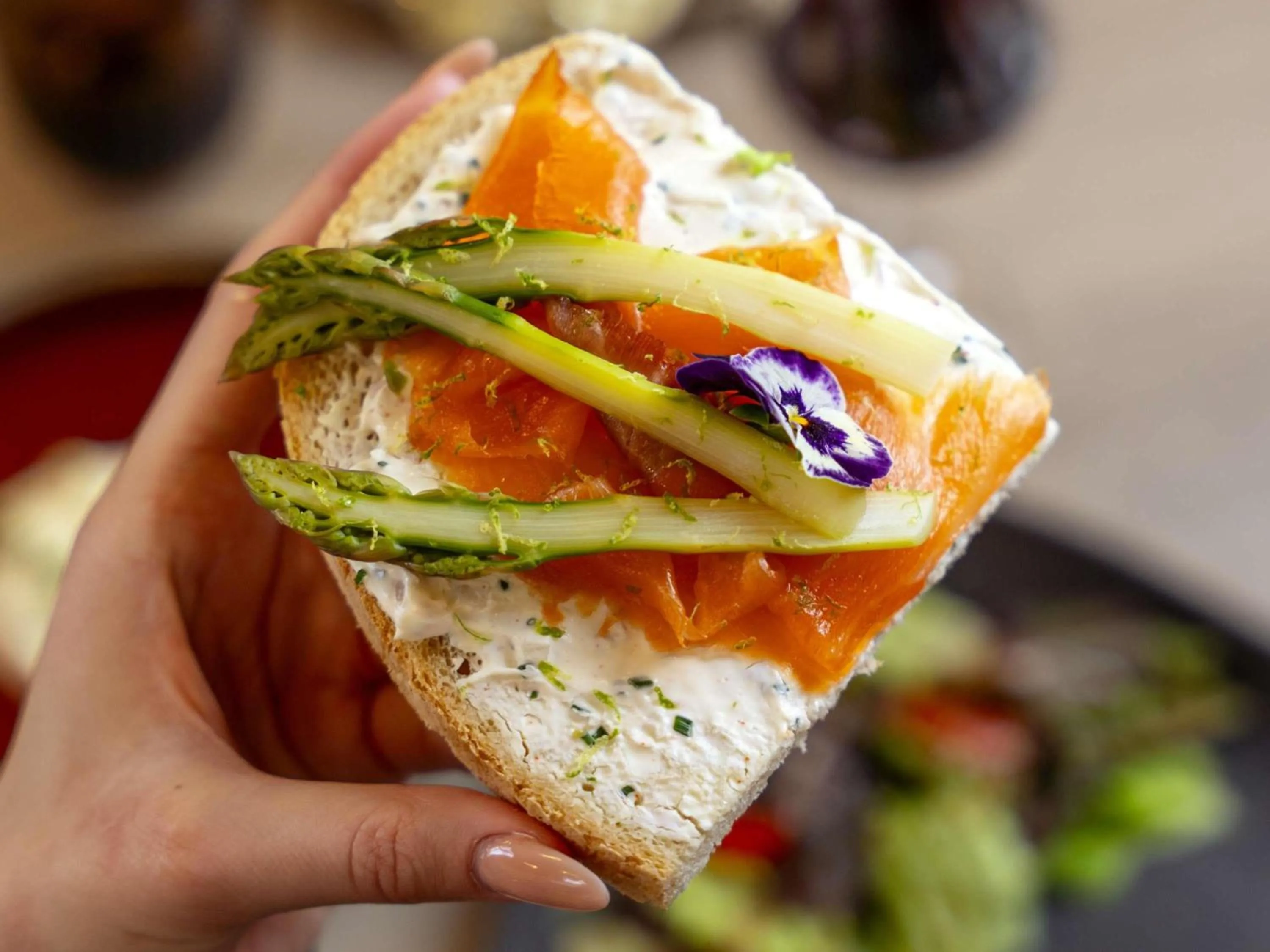 Restaurant/places to eat in Novotel Reims Tinqueux