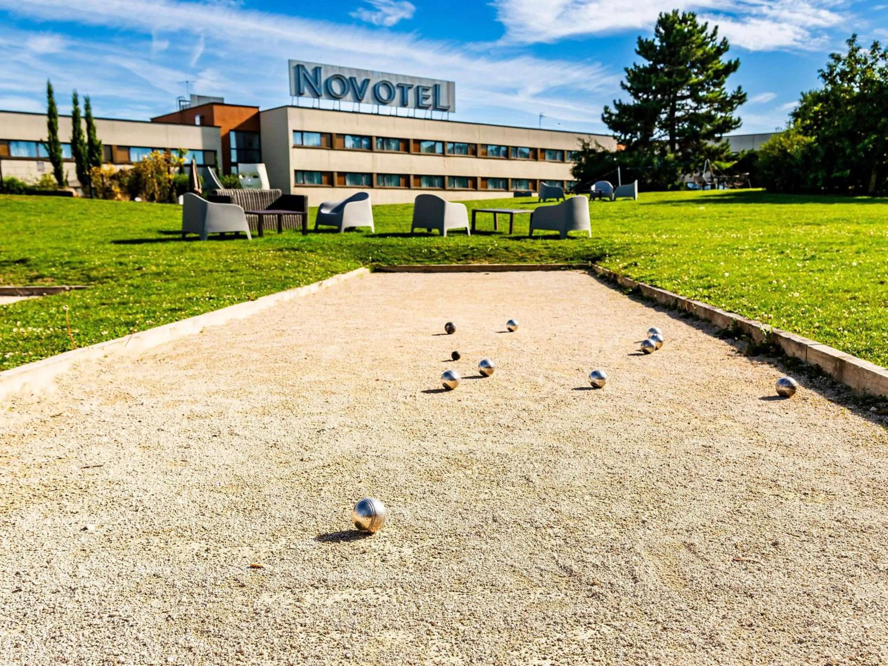 Property building in Novotel Reims Tinqueux