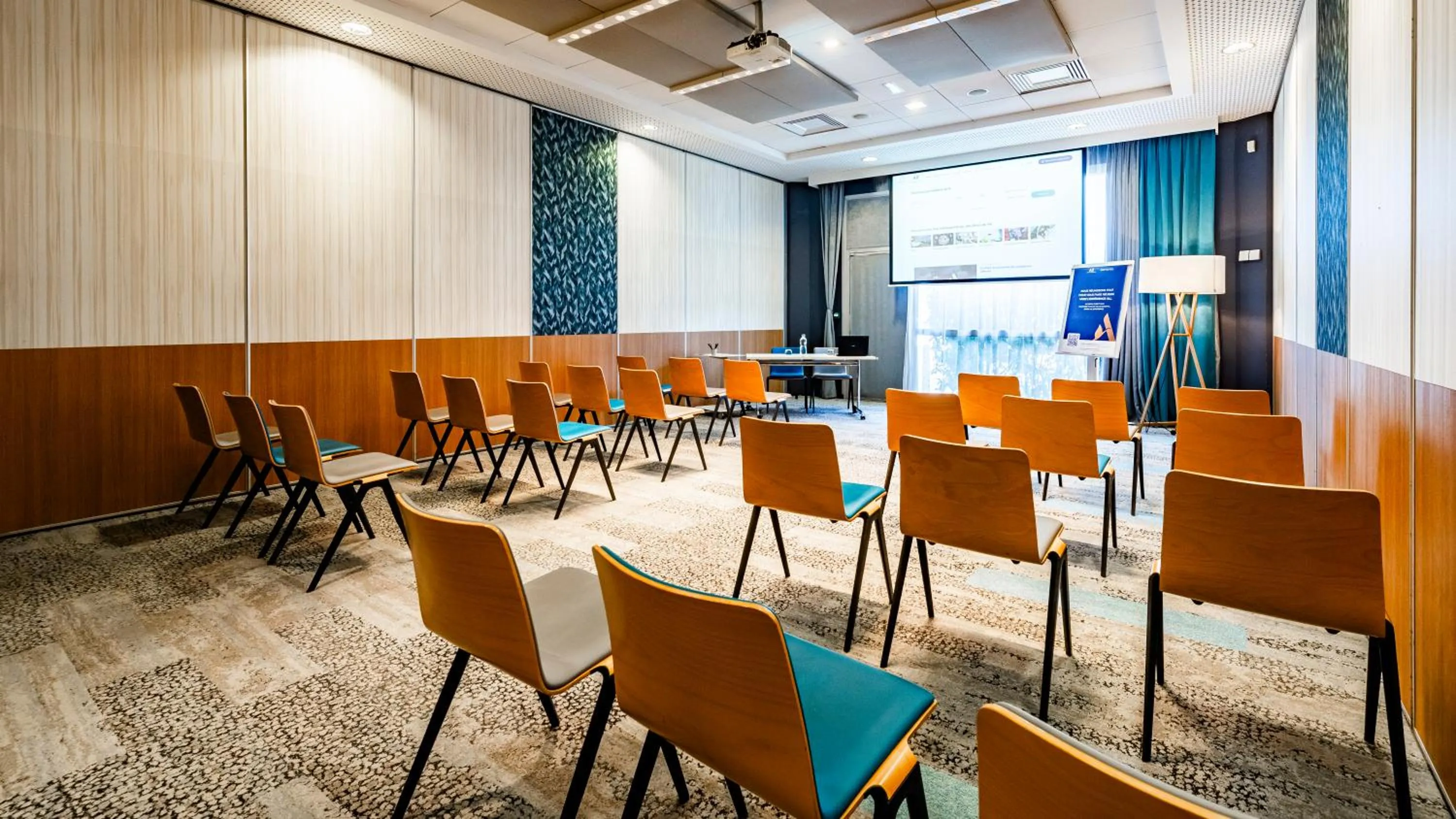 Meeting/conference room in Novotel Reims Tinqueux