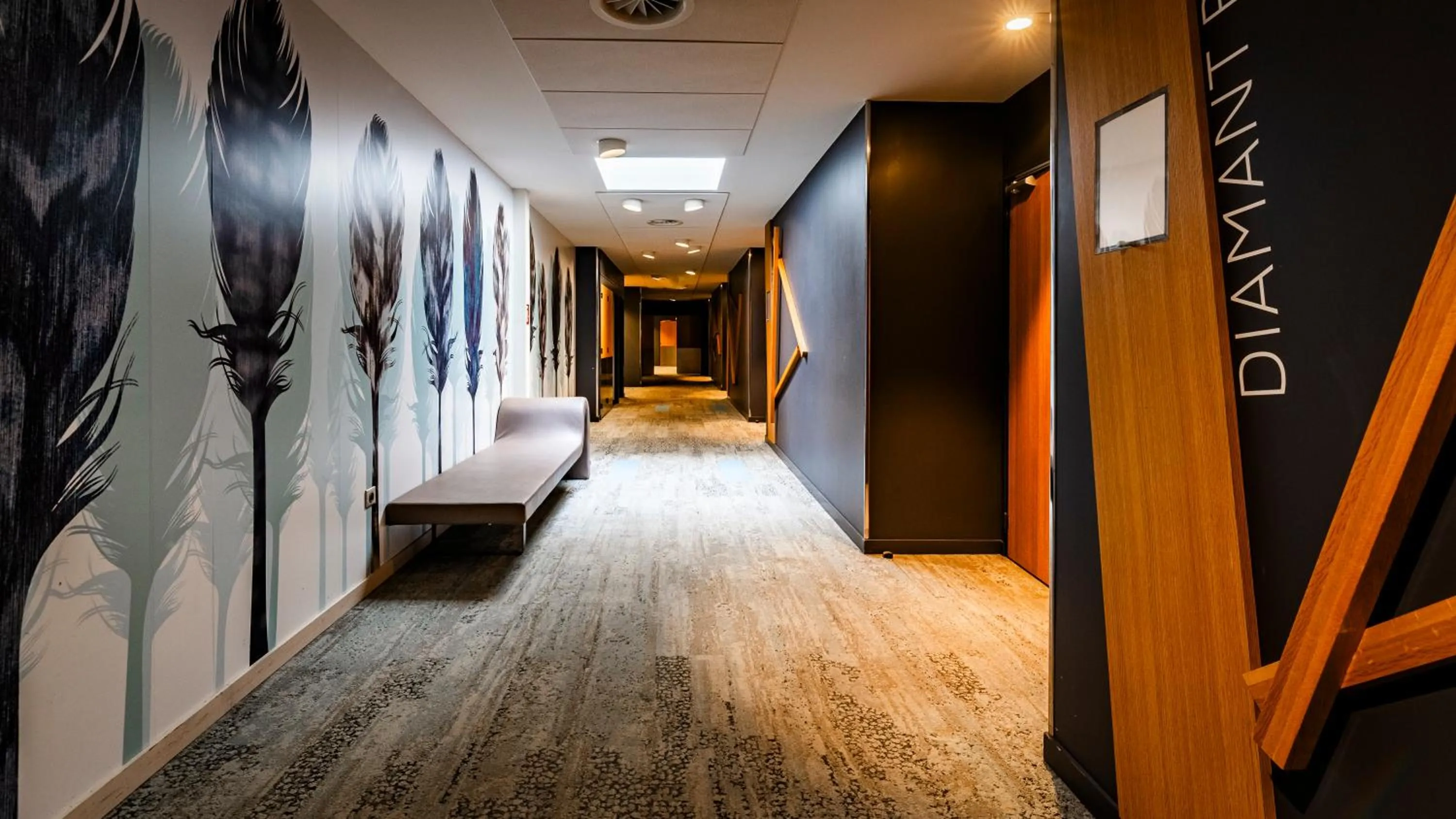 Meeting/conference room, Bed in Novotel Reims Tinqueux