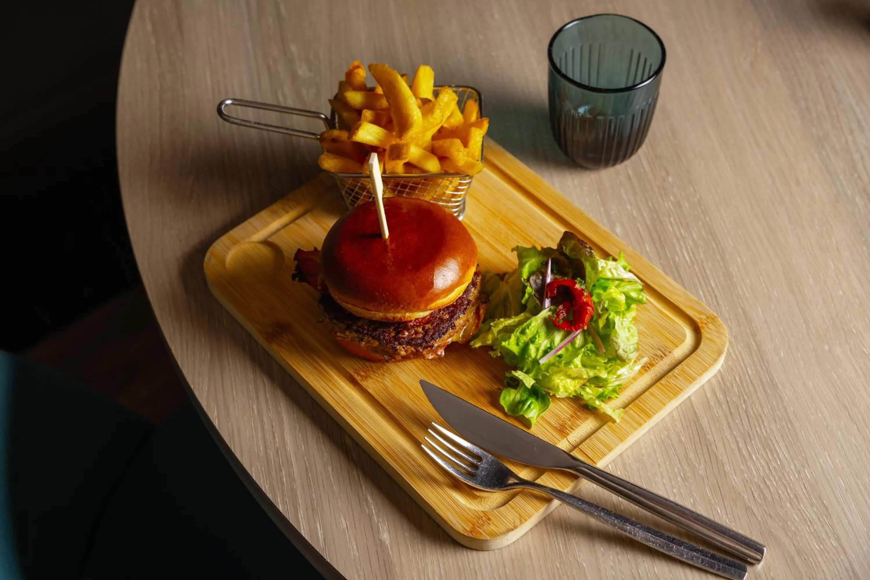 Restaurant/places to eat in Novotel Reims Tinqueux