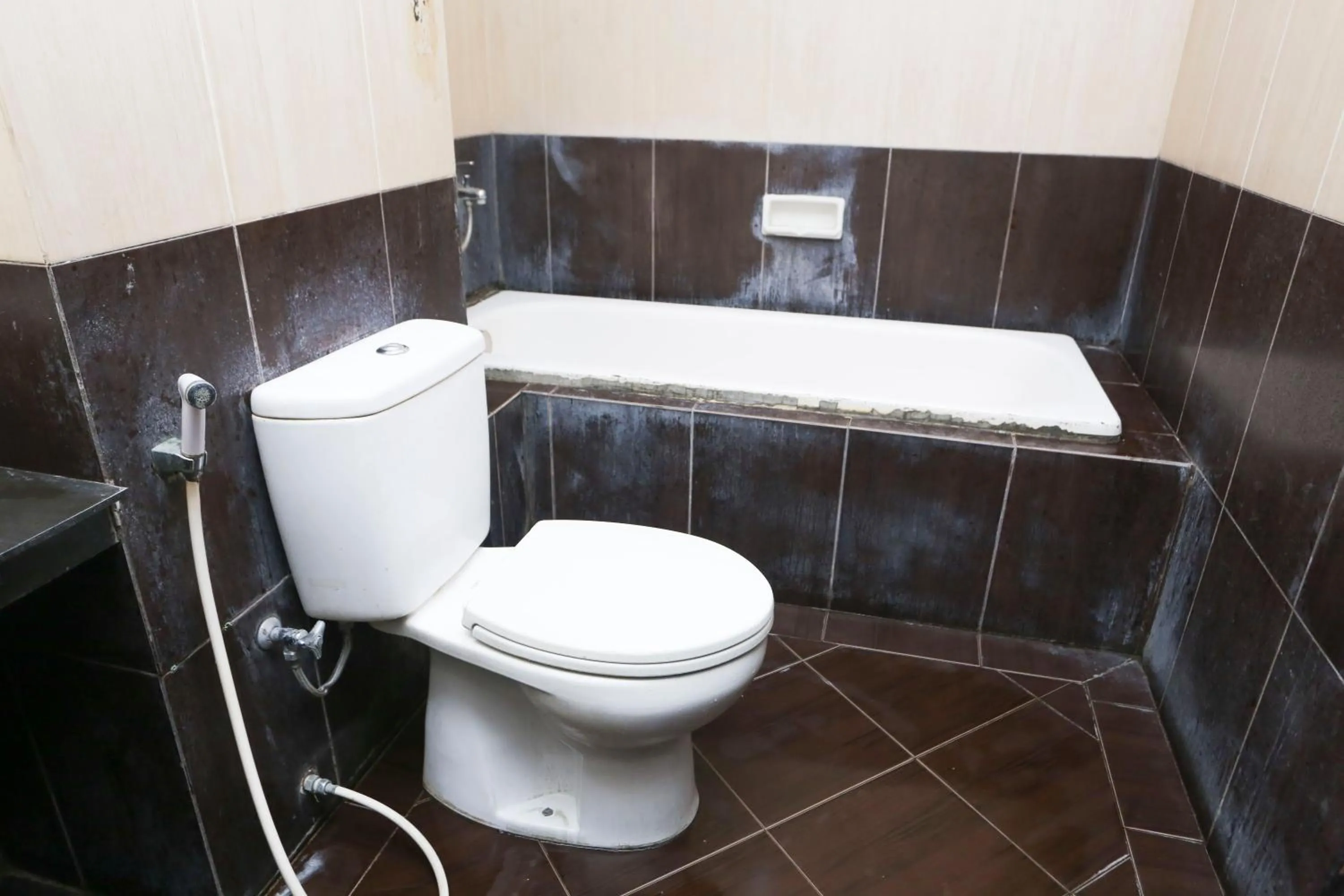 Bathroom in RedDoorz @ Cikarang 2