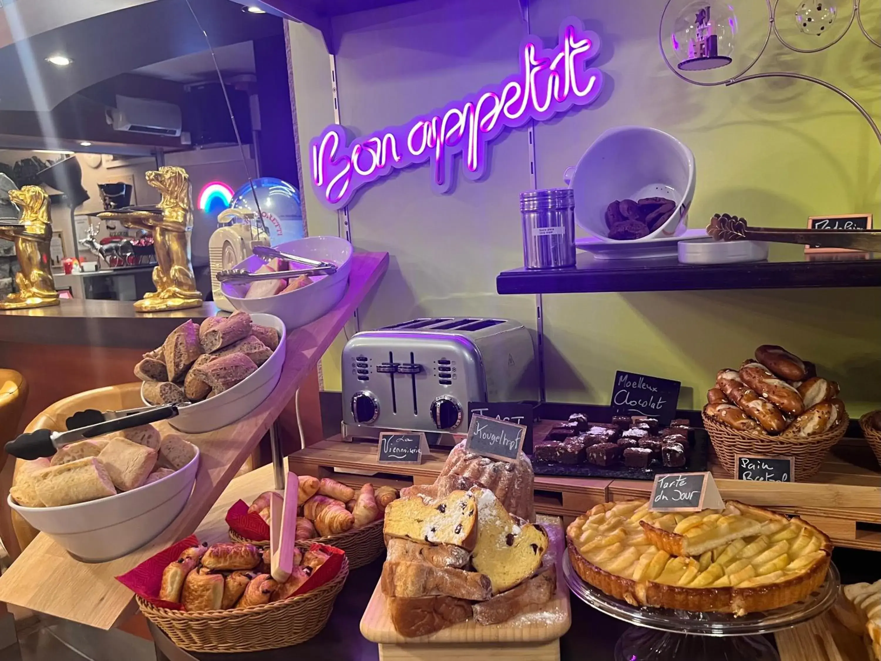 Food and drinks in Hotel Arc-En-Ciel Colmar Contact Hotel Food and drinks in Hotel Arc-En-Ciel Colmar Contact Hotel