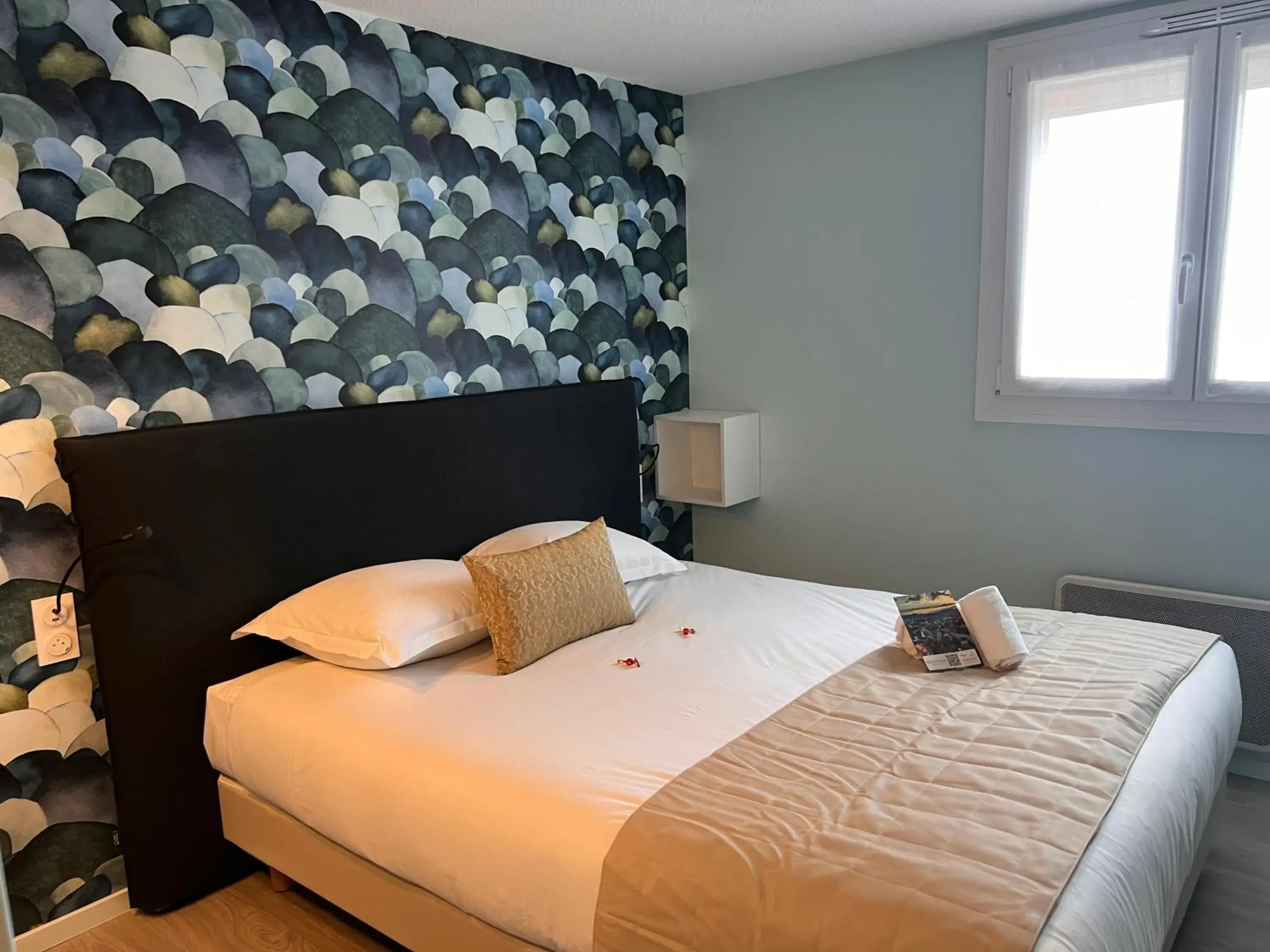 Bed in Hotel Arc-En-Ciel Colmar Contact Hotel Bed in Hotel Arc-En-Ciel Colmar Contact Hotel