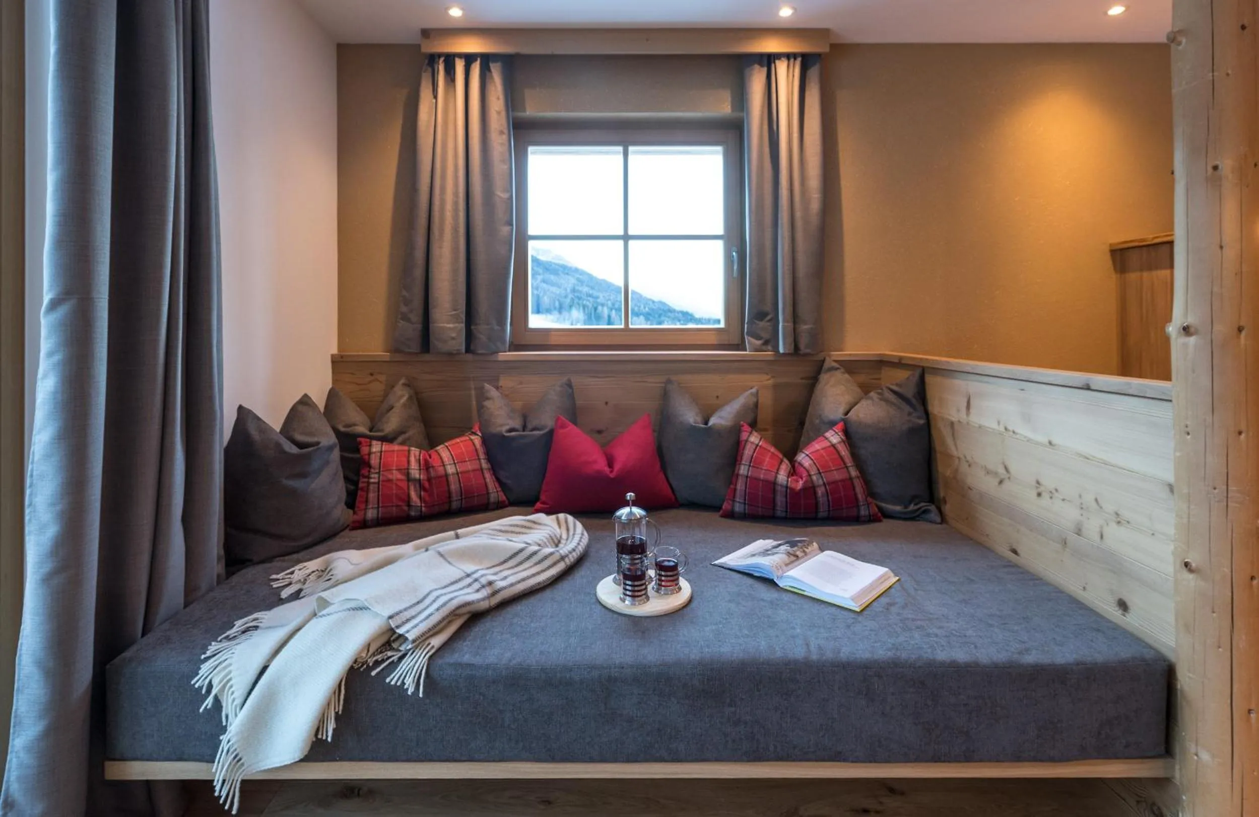 Living room, Bed in Unterkantiolerhof