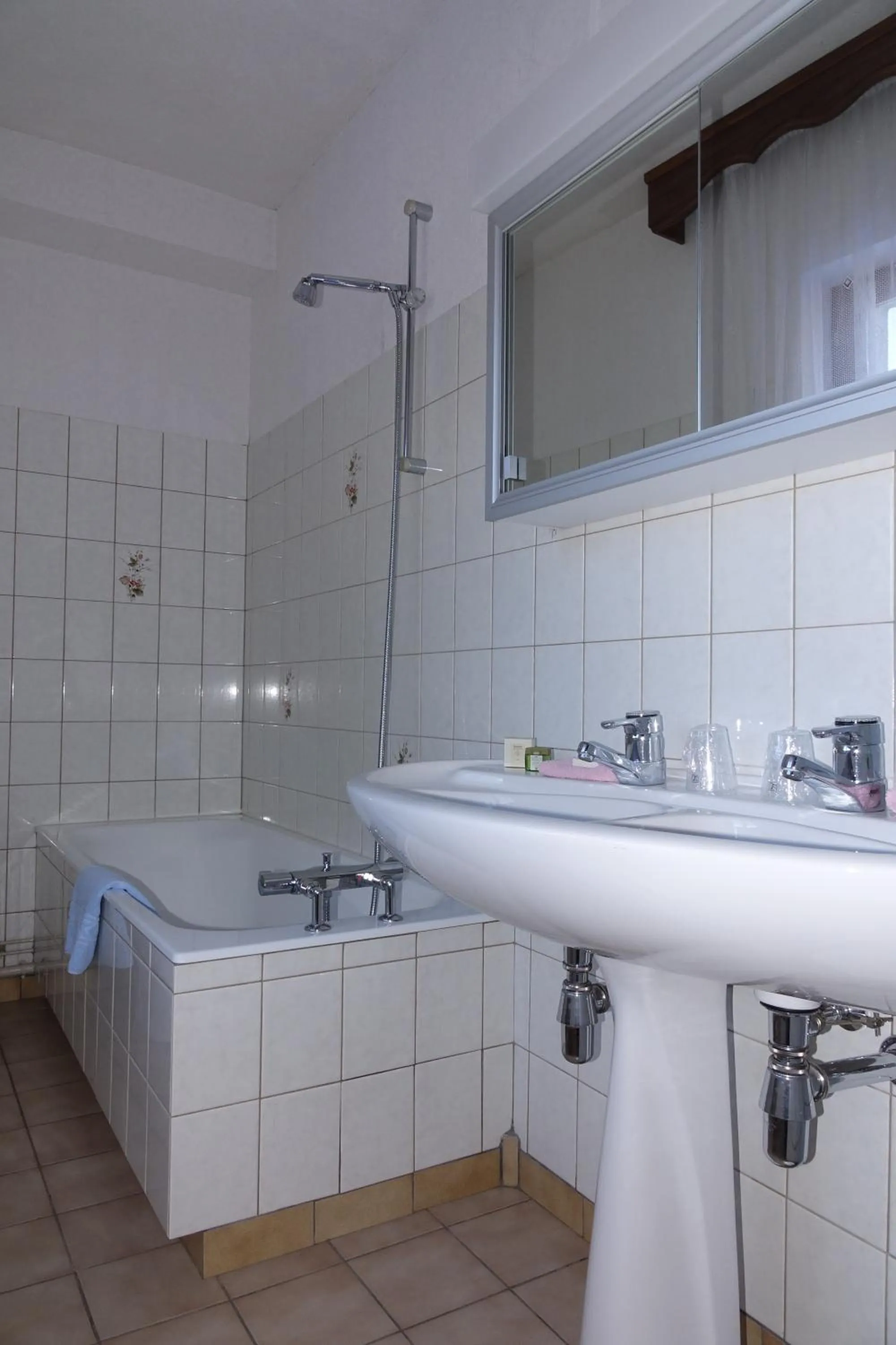 Bathroom in Hotel-Spa & Restaurant Logis Domaine Langmatt