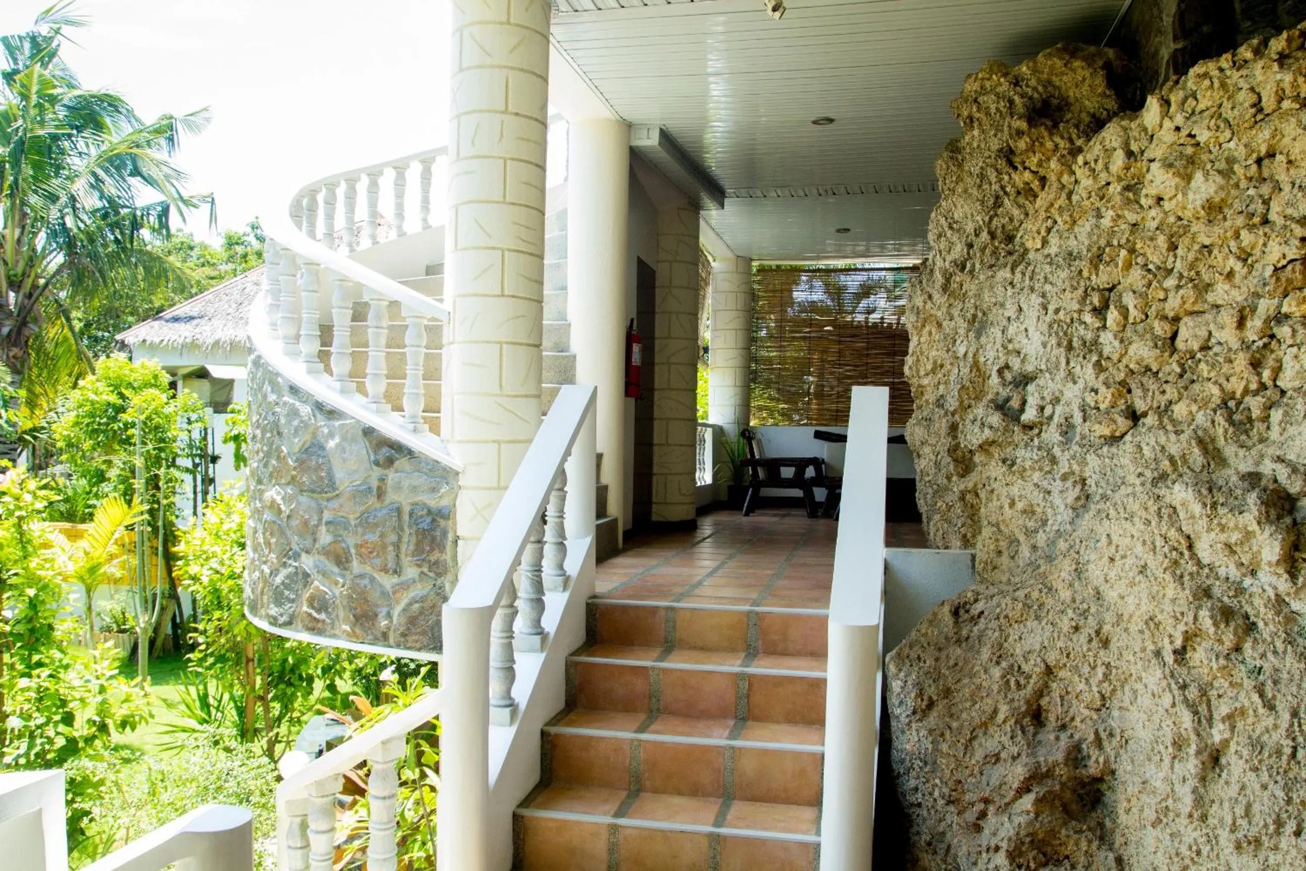 Facade/entrance in Greenyard Inn