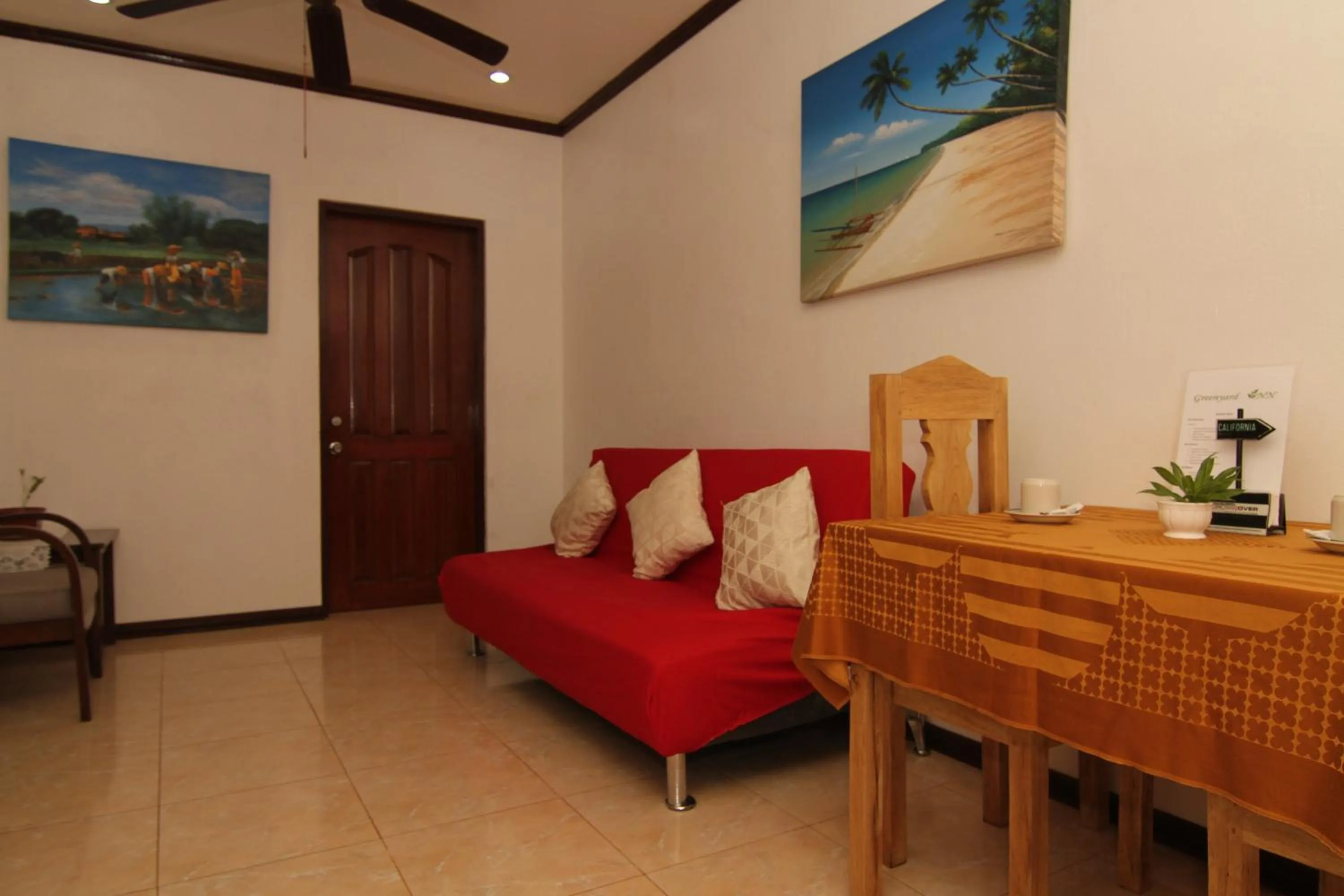 Living room in Greenyard Inn