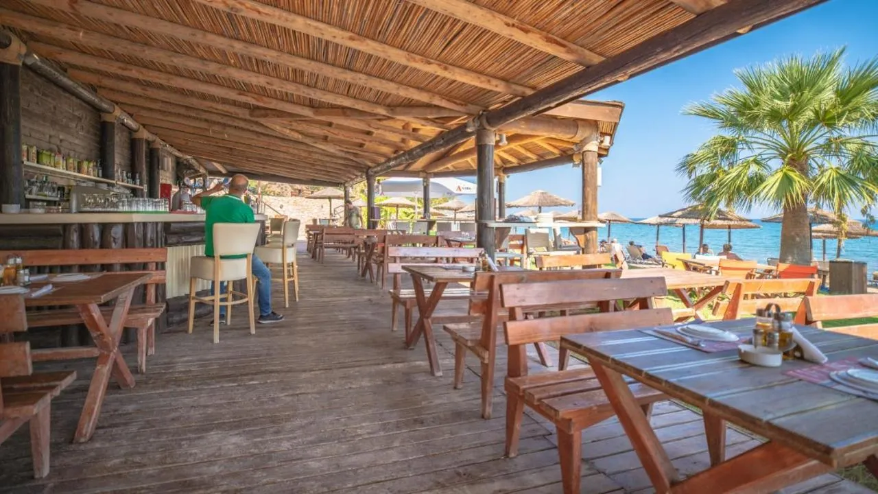 Porto Zorro Beach Hotel