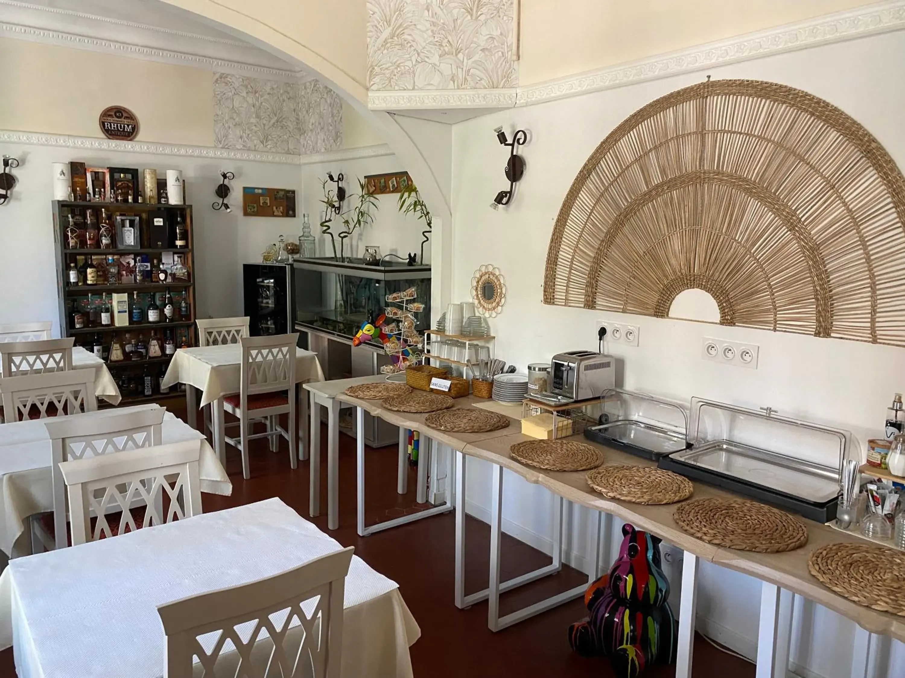 Restaurant/places to eat in Logis Hôtel Villa Victorine Restaurant/places to eat in Logis Hôtel Villa Victorine