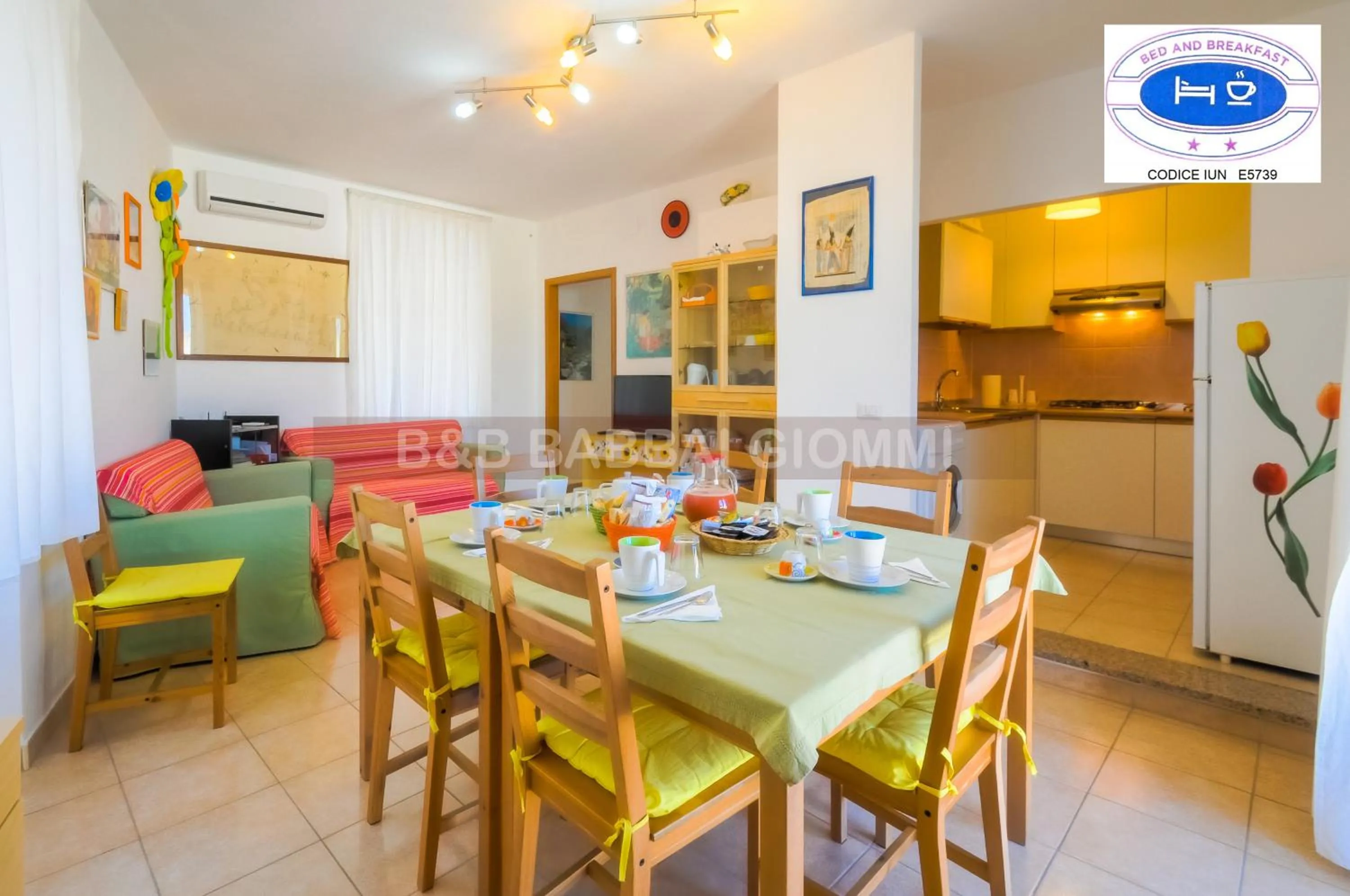 Communal lounge/ TV room in Babbai Giommi