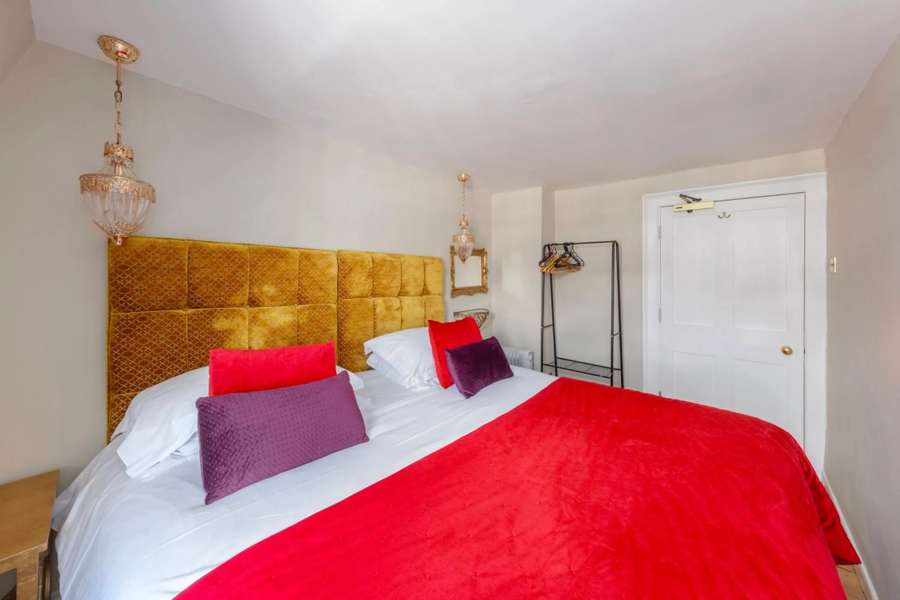 Bedroom, Bed in Darcys' Pride