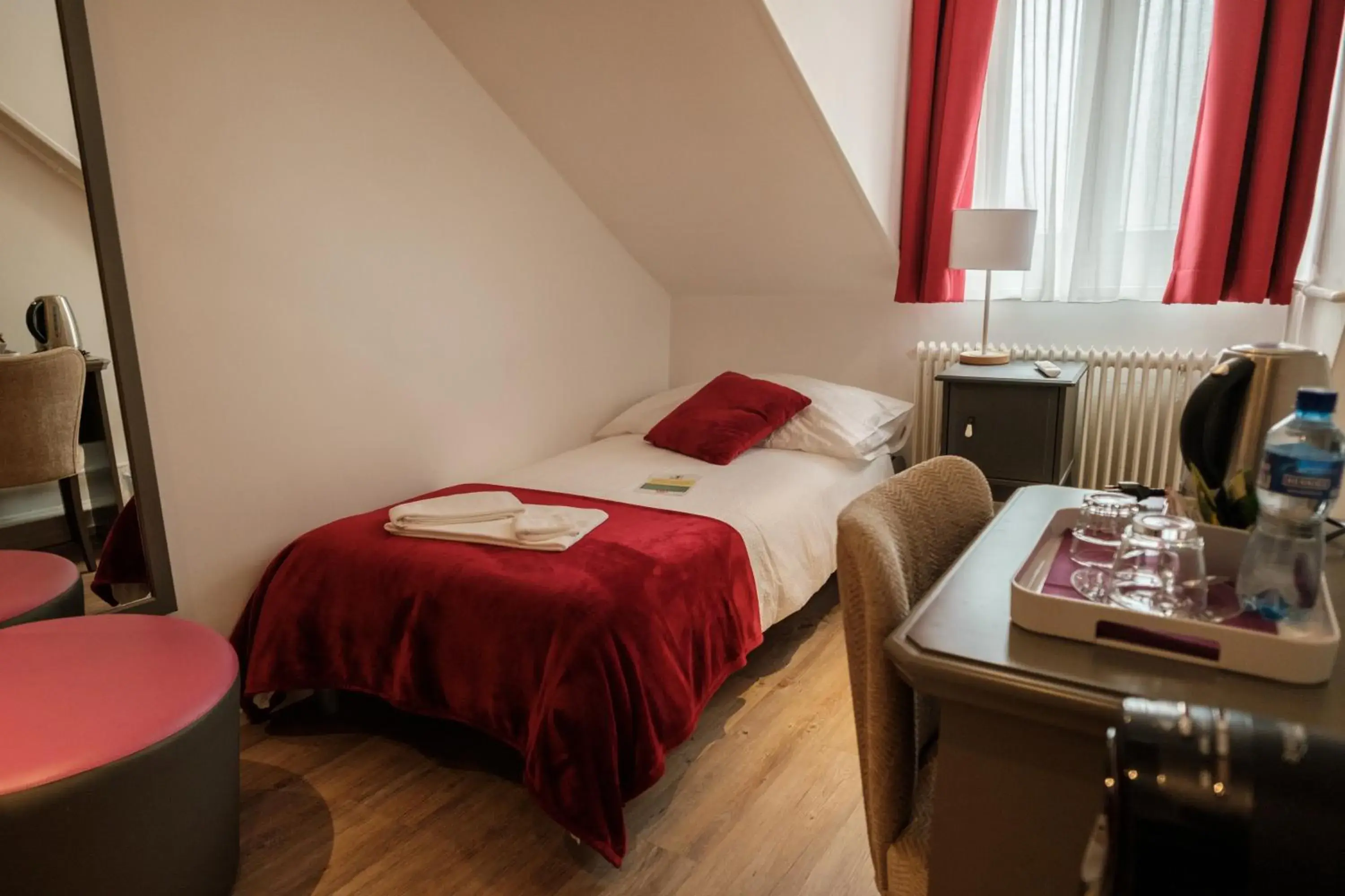 Single Room in Hôtel du Raisin Single Room in Hôtel du Raisin