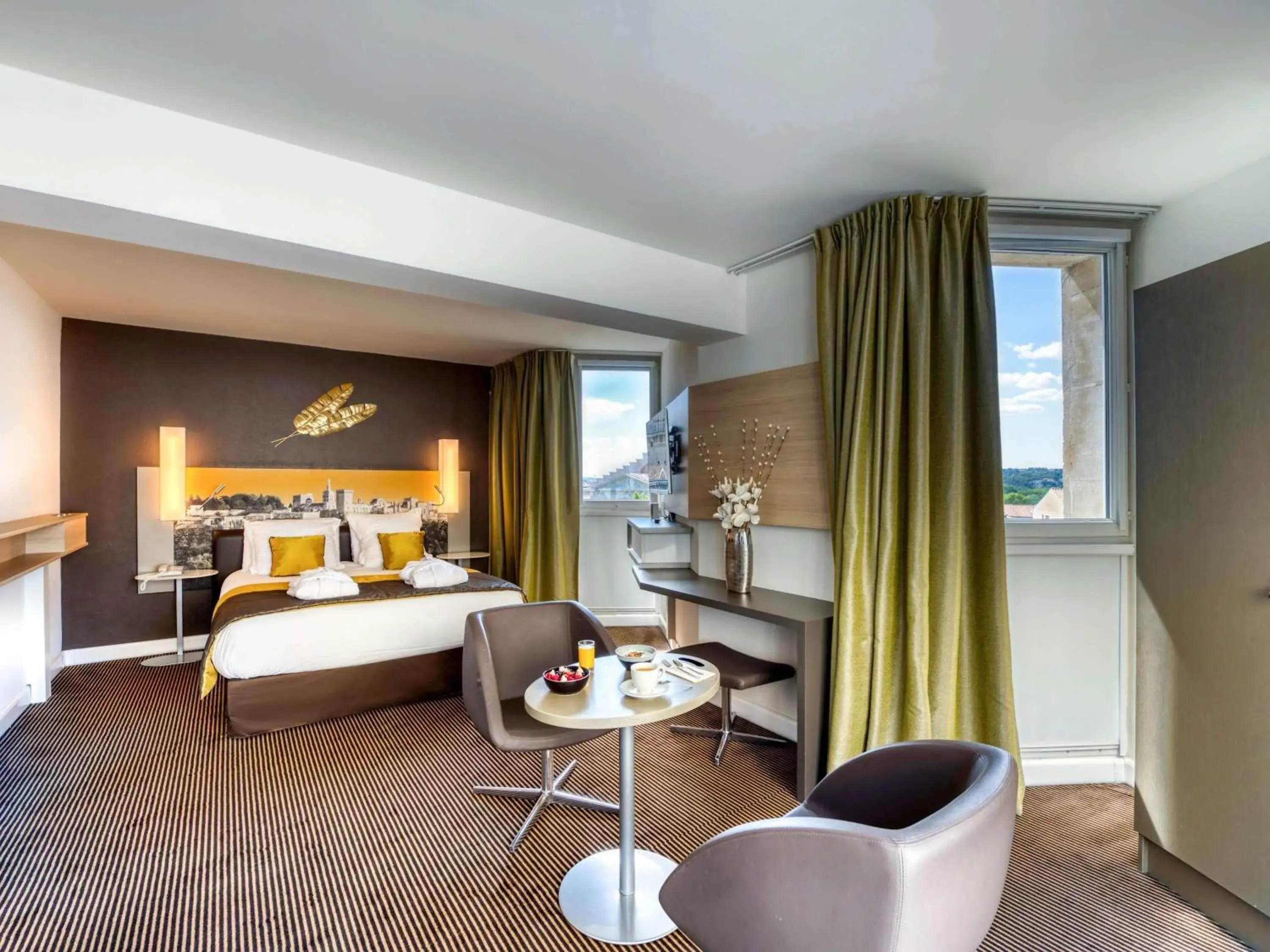 Bedroom, Bed in Mercure Avignon Centre Palais des Papes Bedroom, Bed in Mercure Avignon Centre Palais des Papes