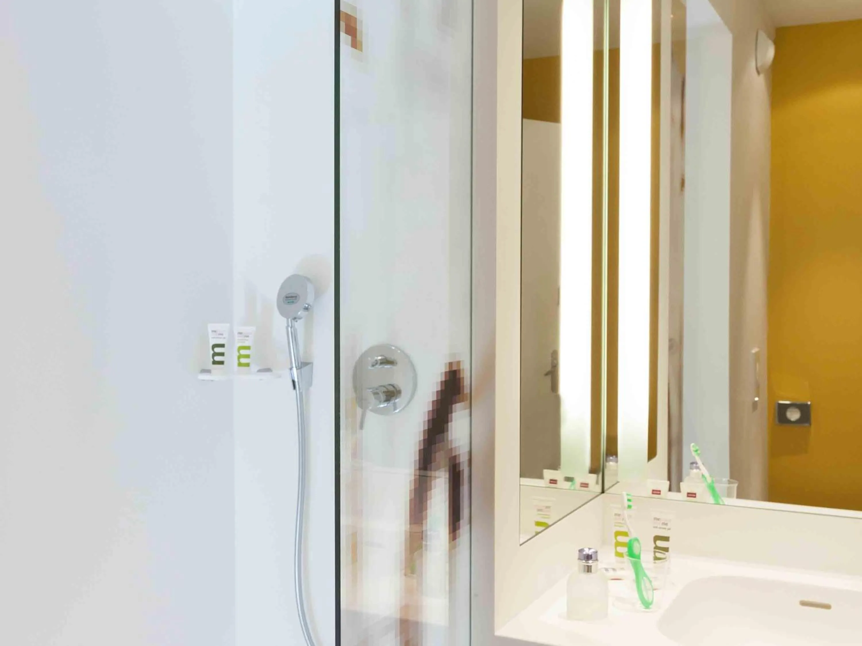 Bedroom in Mercure Avignon Centre Palais des Papes